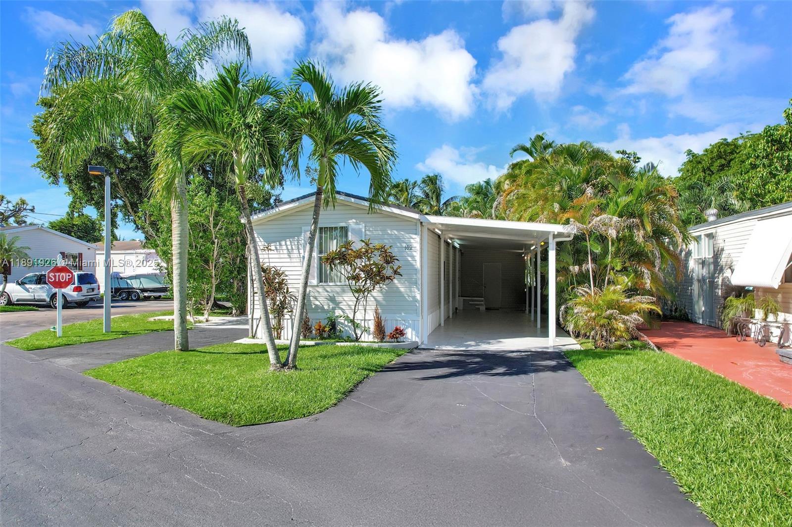 PALM GARDENS - Residential