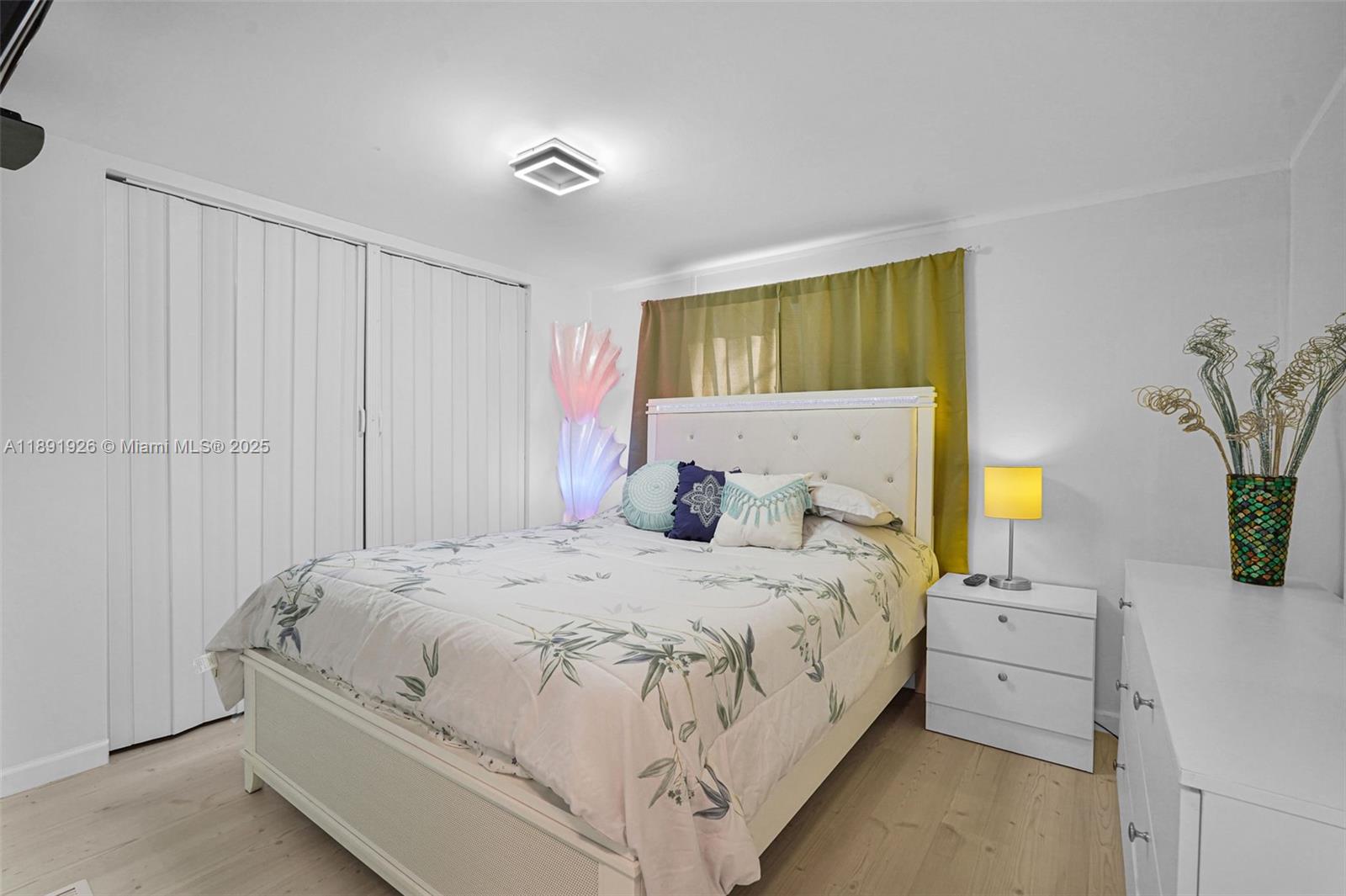 PALM GARDENS - Residential