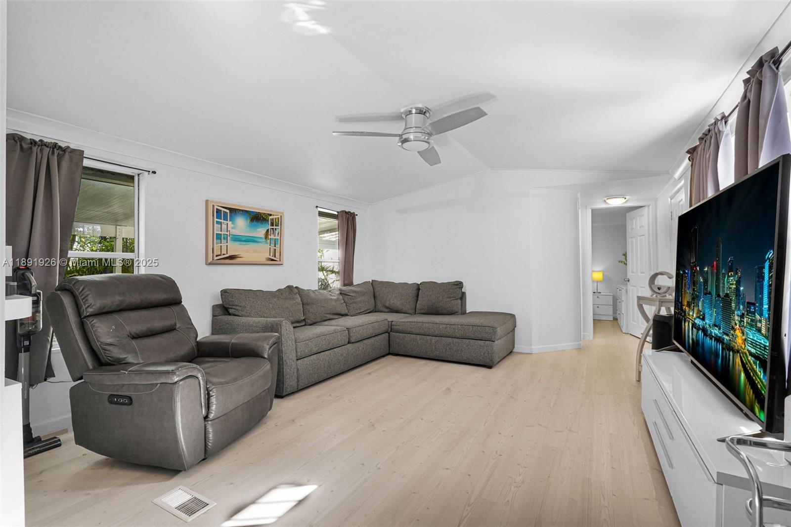 PALM GARDENS - Residential