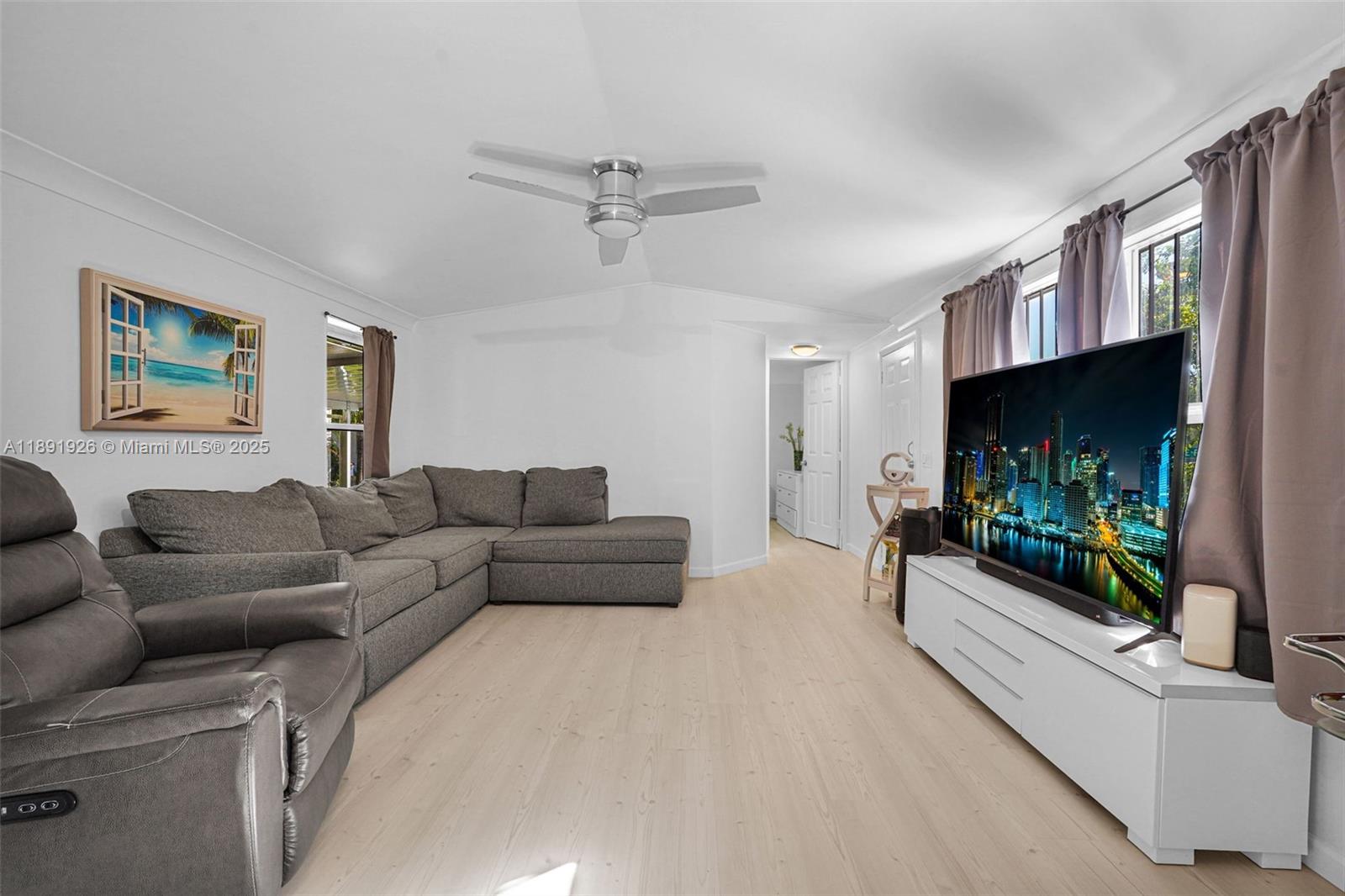 PALM GARDENS - Residential