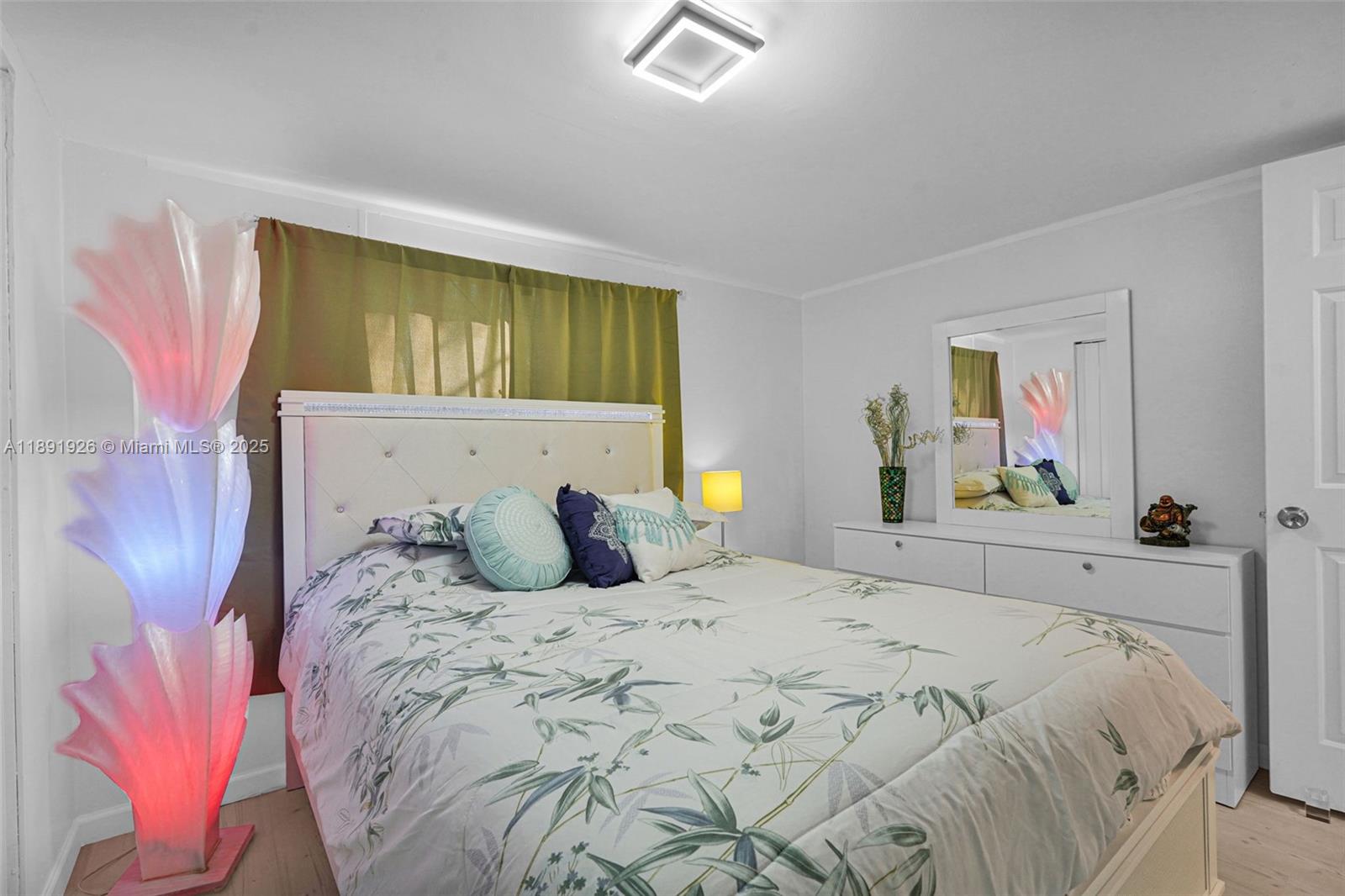 PALM GARDENS - Residential