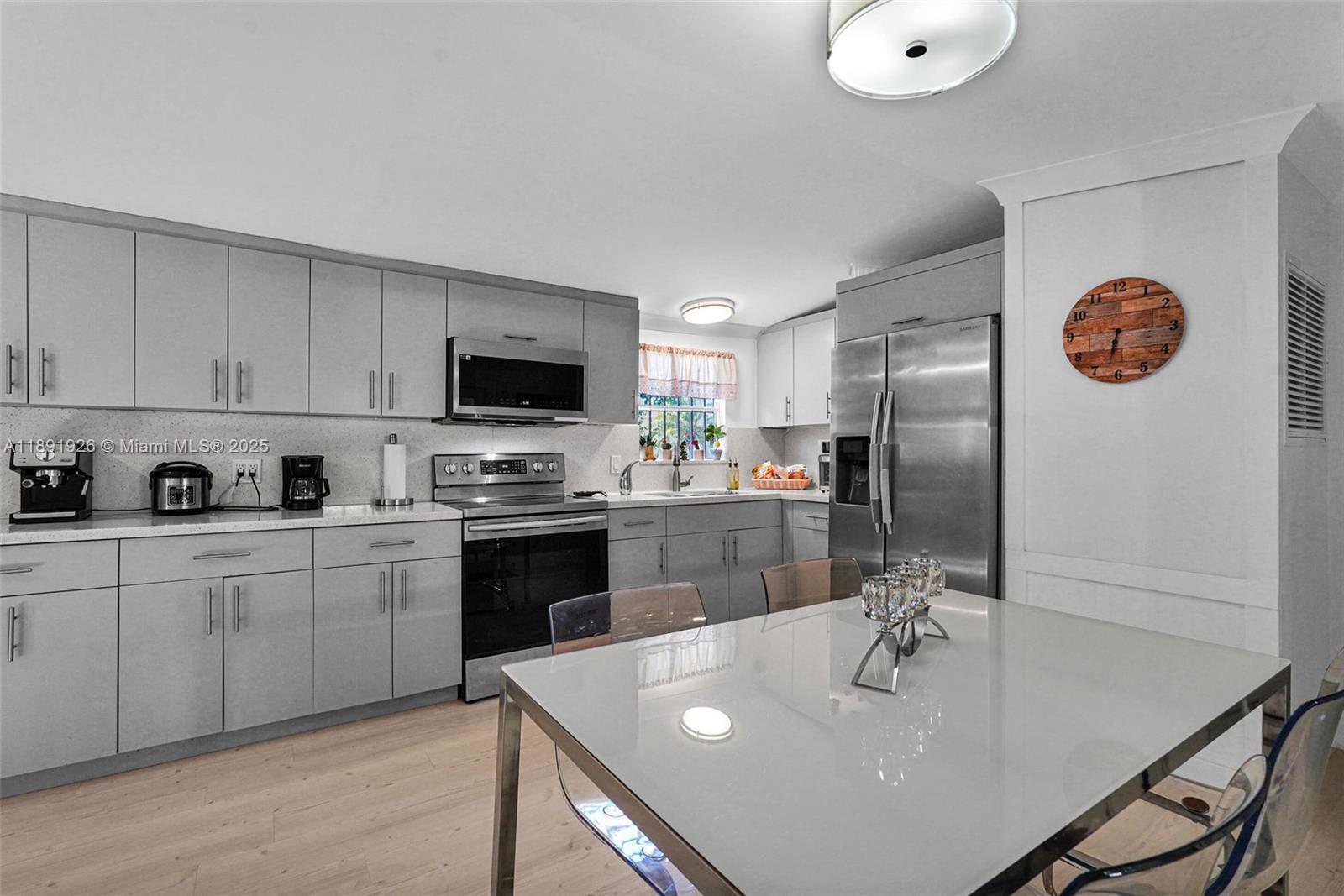 PALM GARDENS - Residential