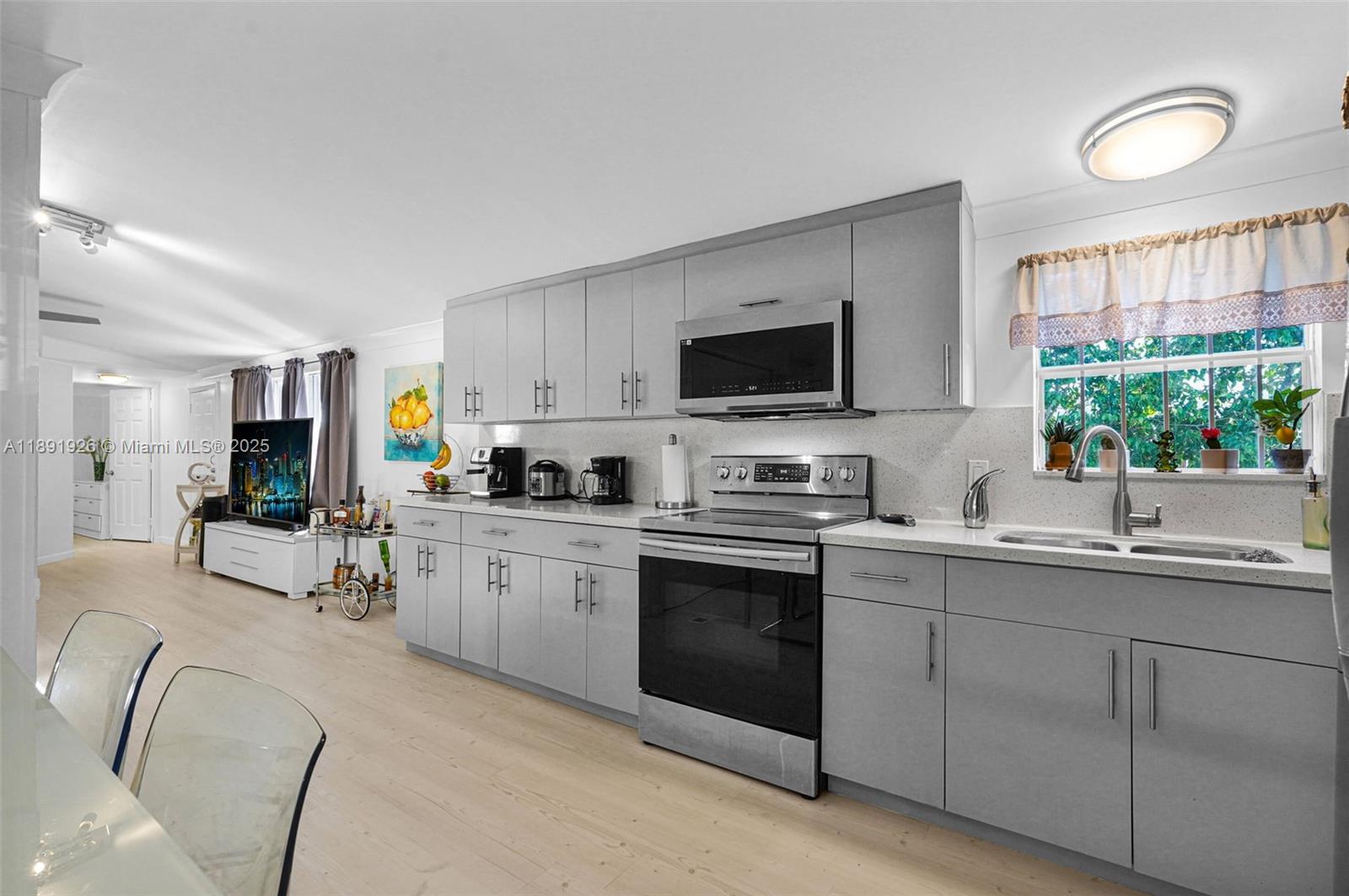 PALM GARDENS - Residential