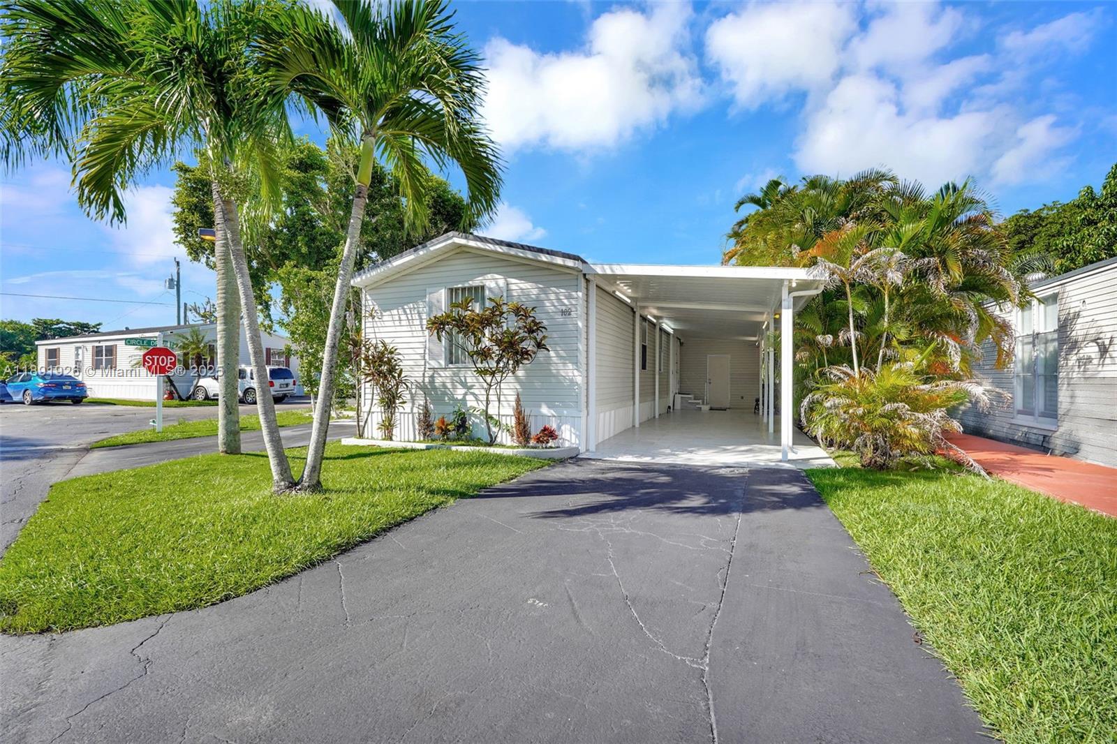 PALM GARDENS - Residential
