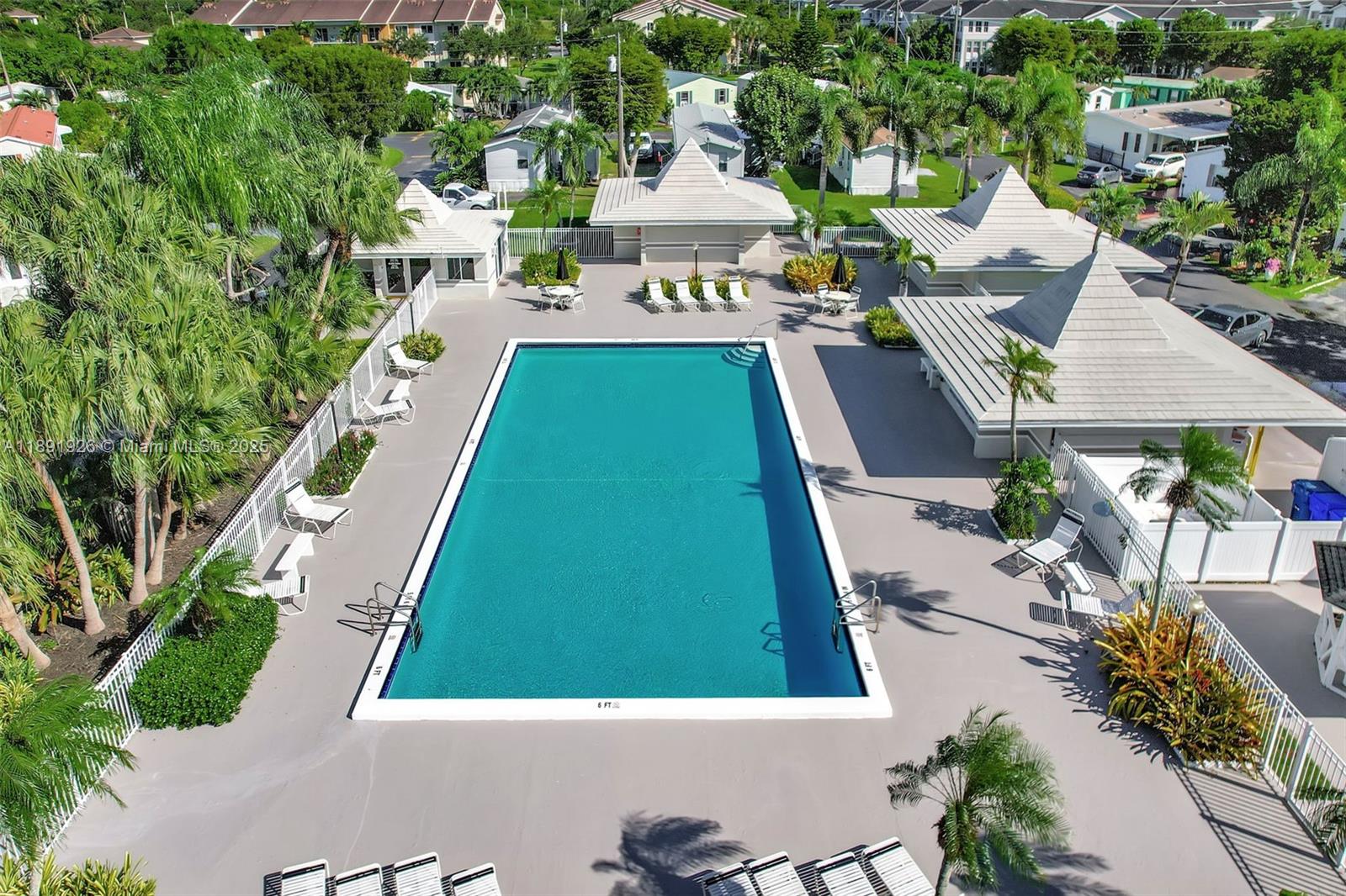 PALM GARDENS - Residential
