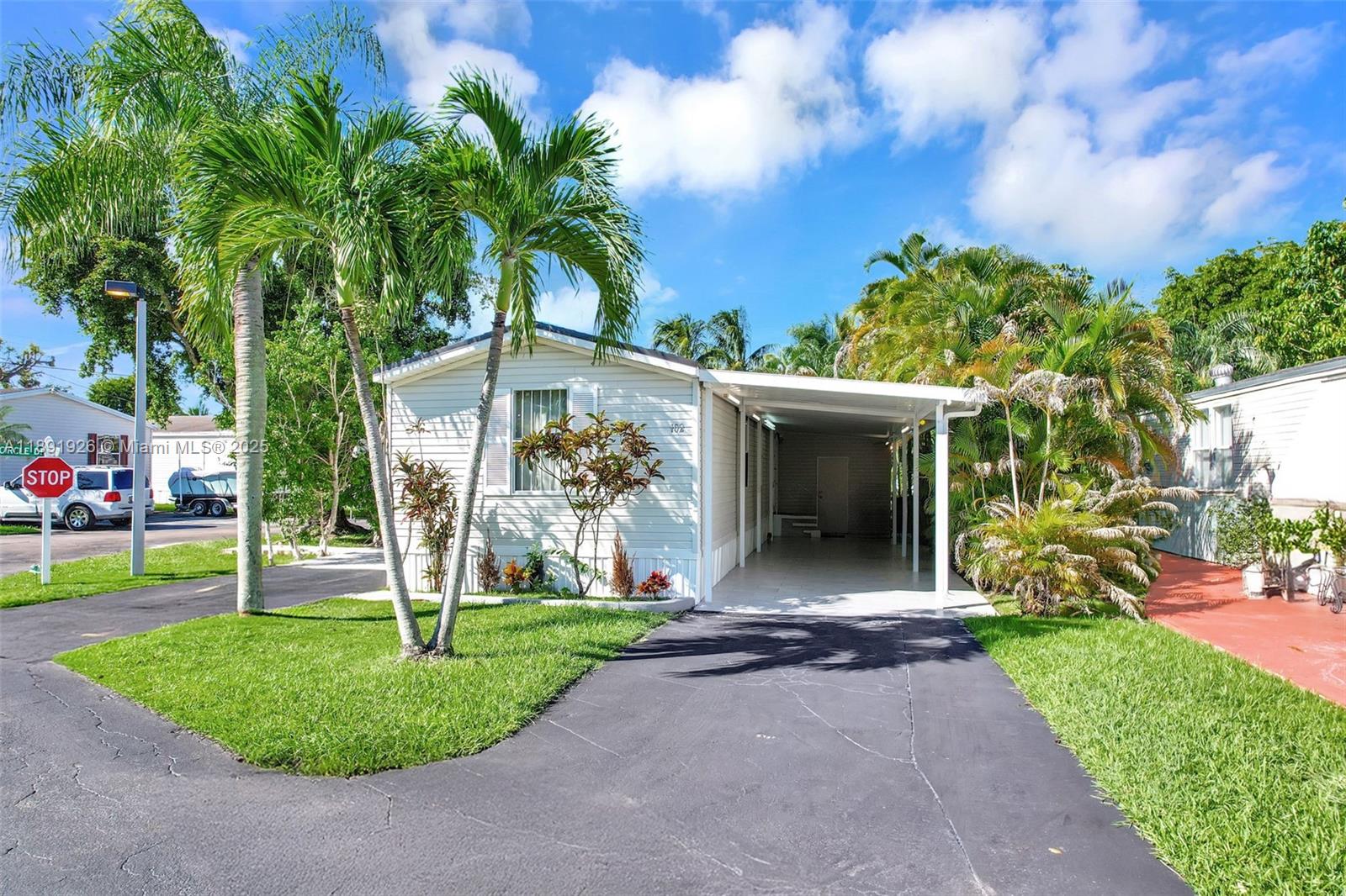 PALM GARDENS - Residential