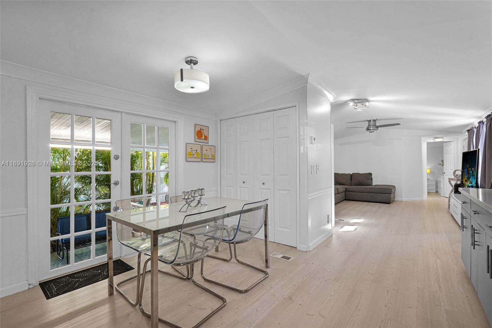 PALM GARDENS - Residential