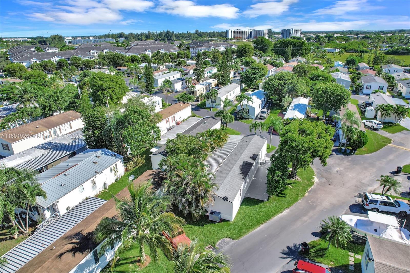 PALM GARDENS - Residential