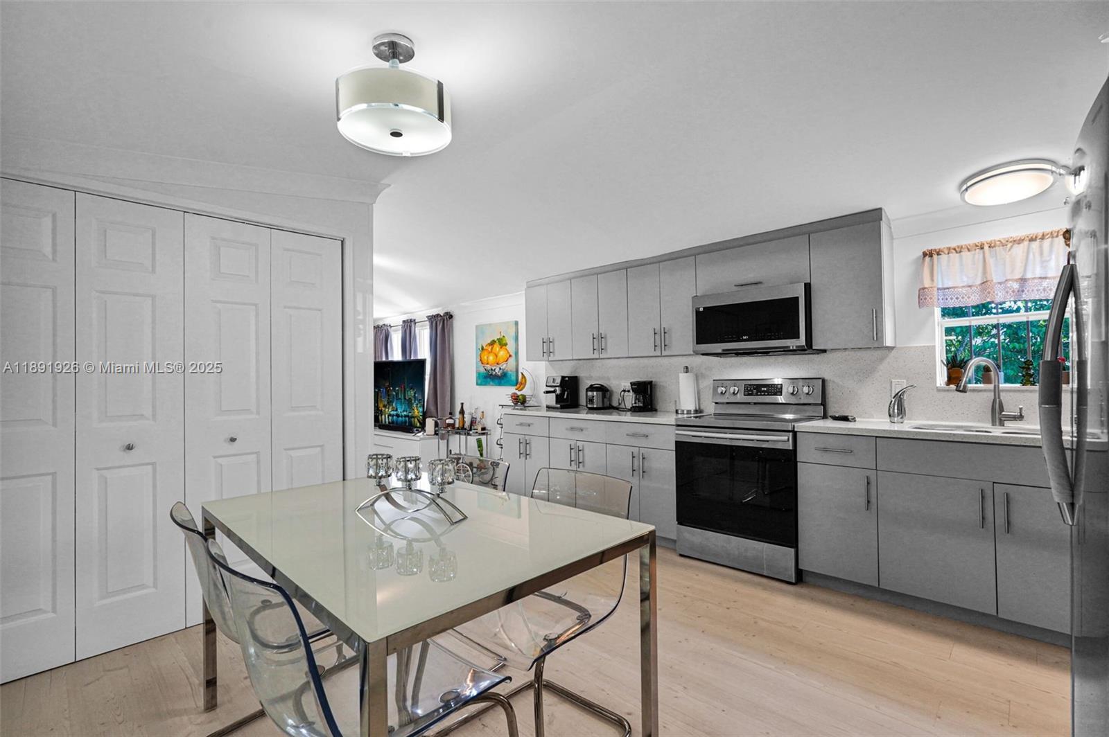 PALM GARDENS - Residential