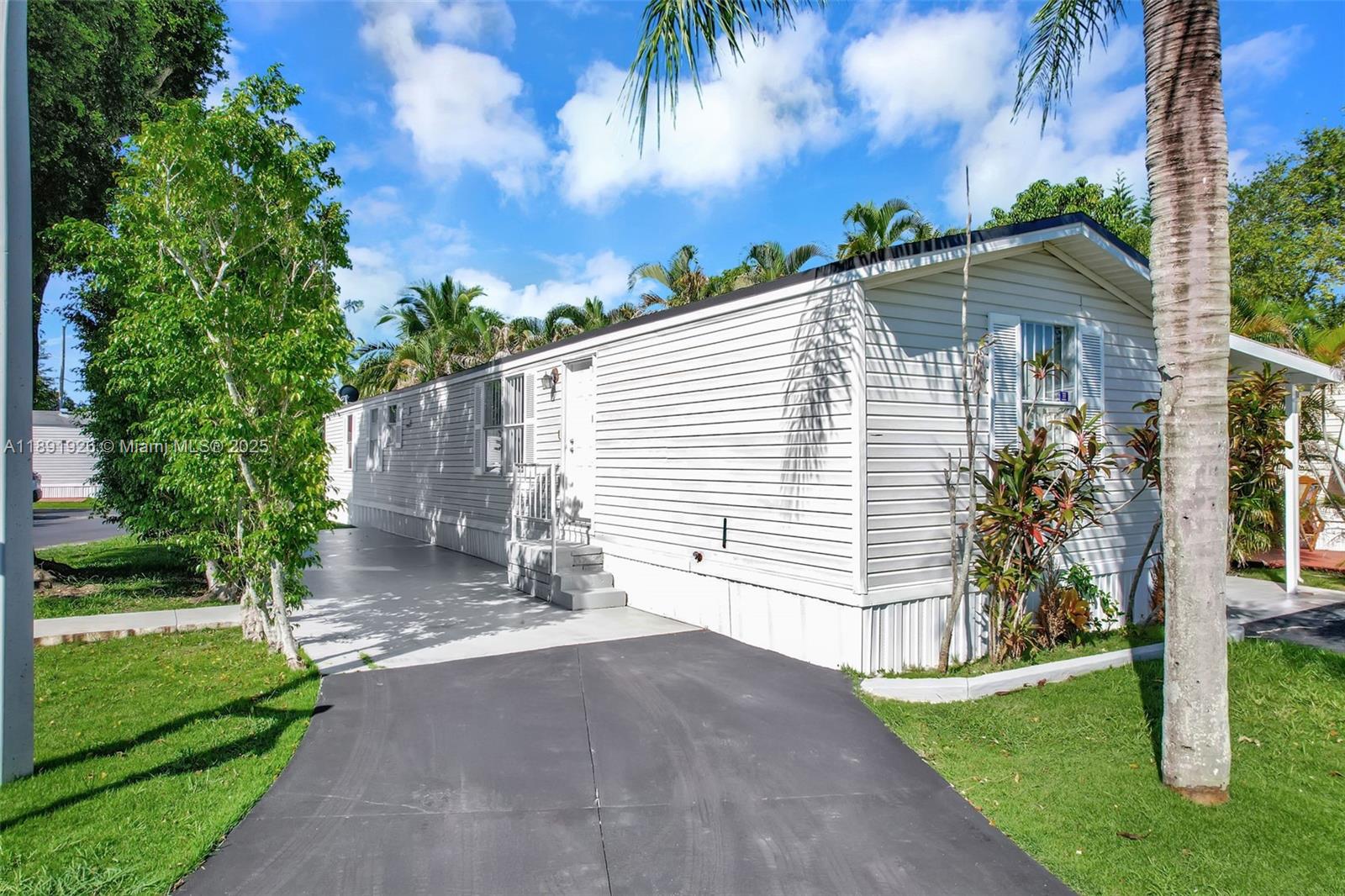 PALM GARDENS - Residential