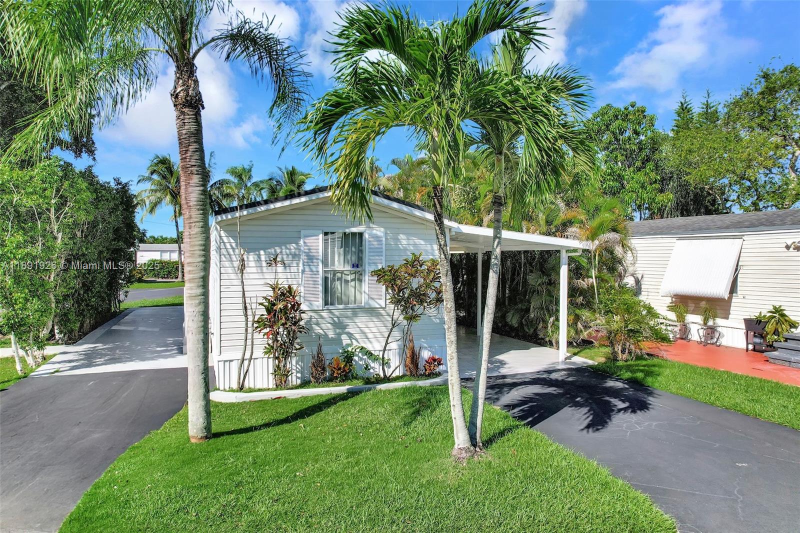 PALM GARDENS - Residential