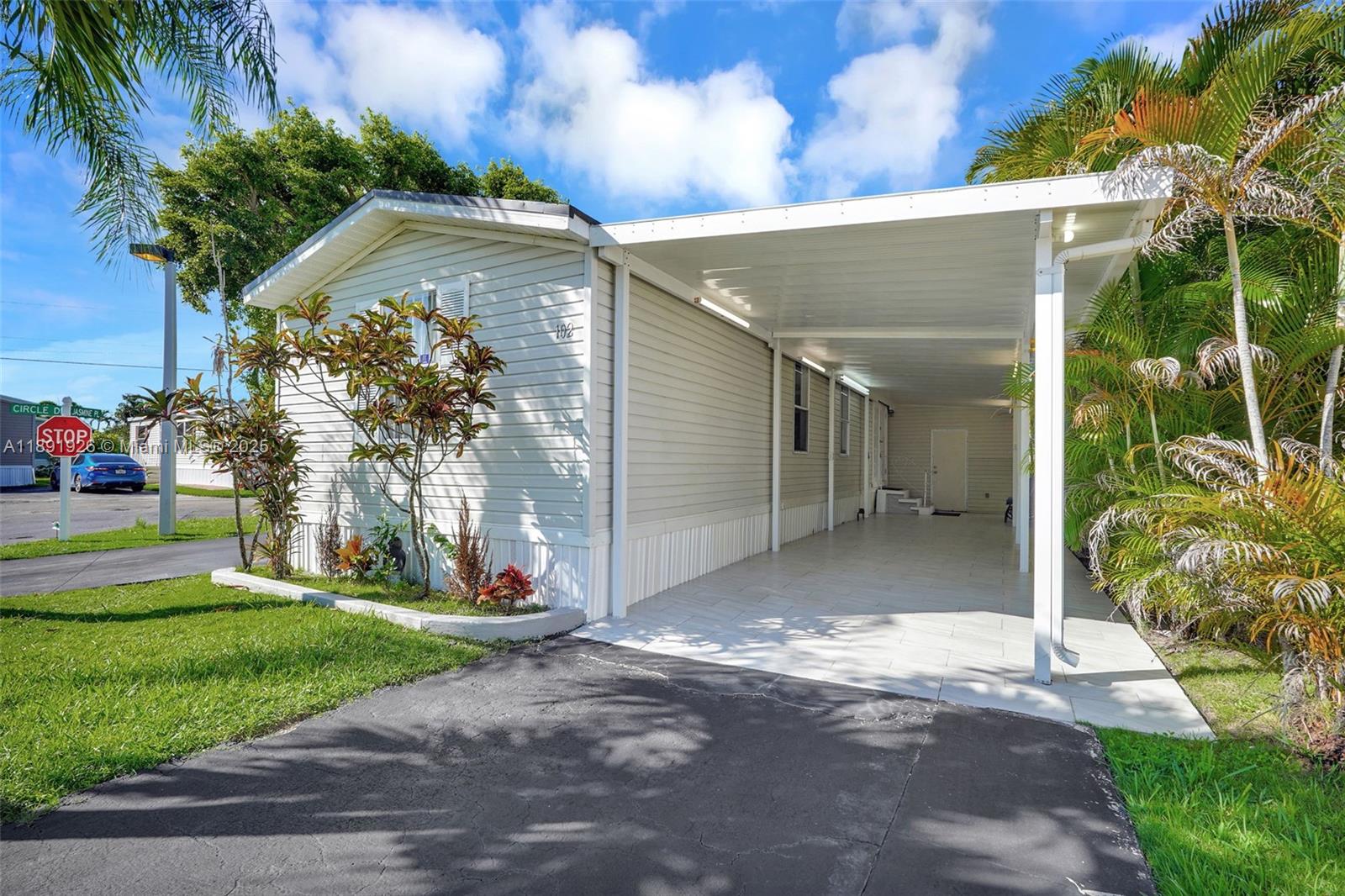 PALM GARDENS - Residential