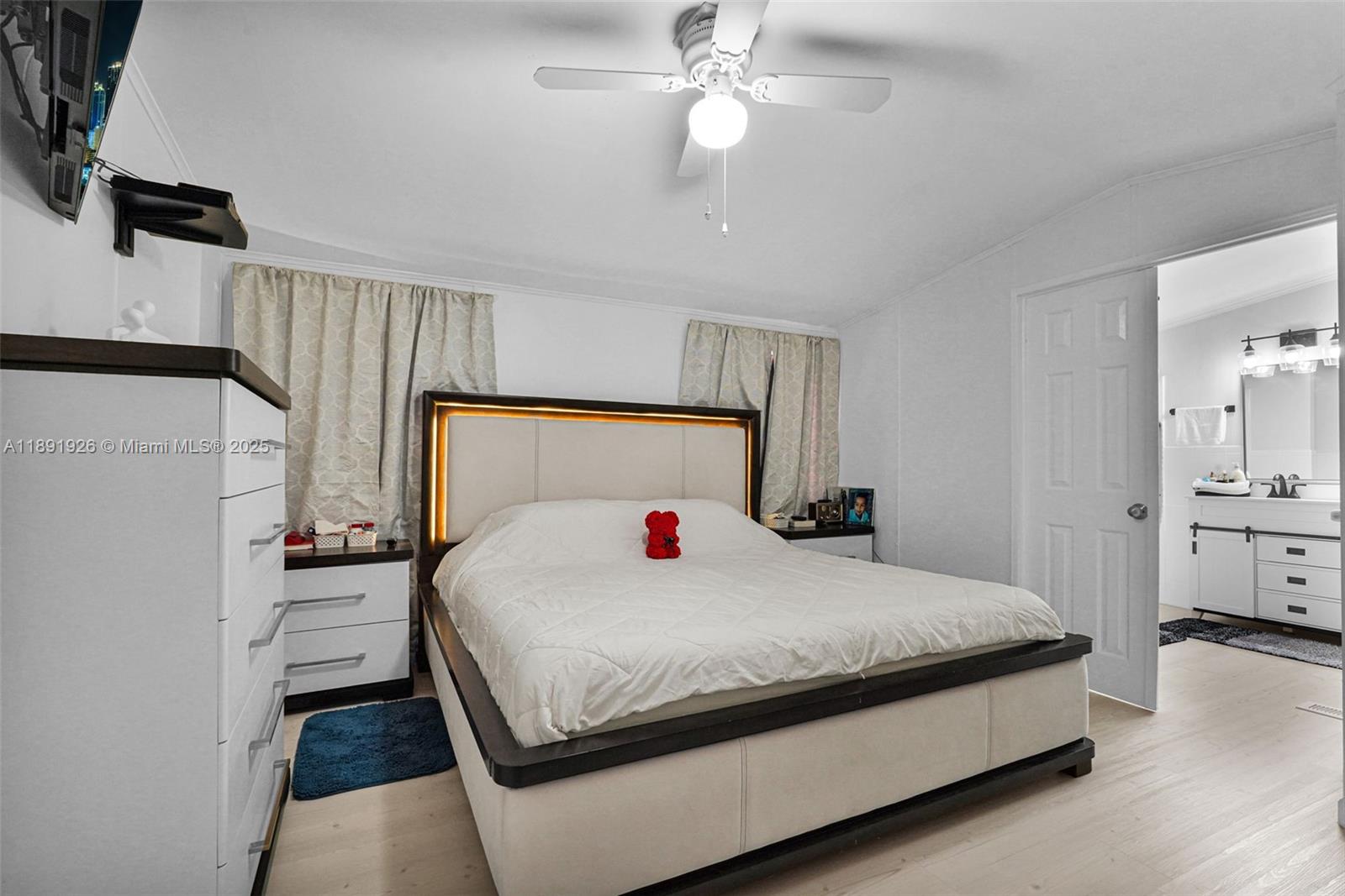 PALM GARDENS - Residential