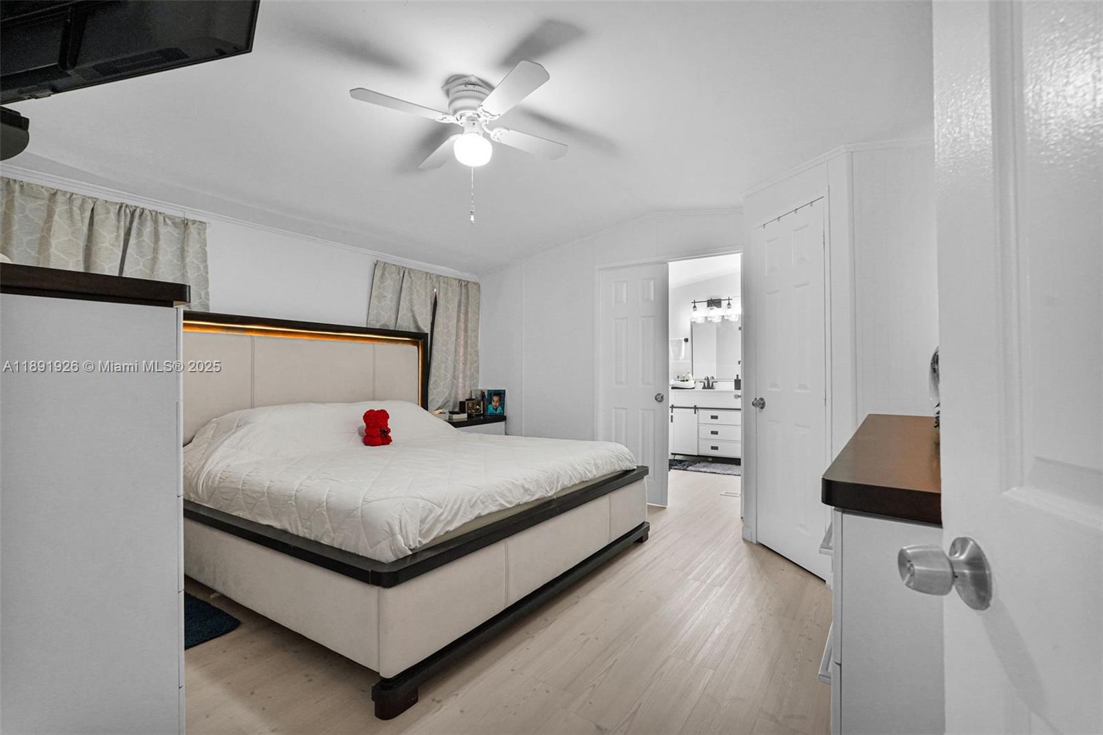 PALM GARDENS - Residential