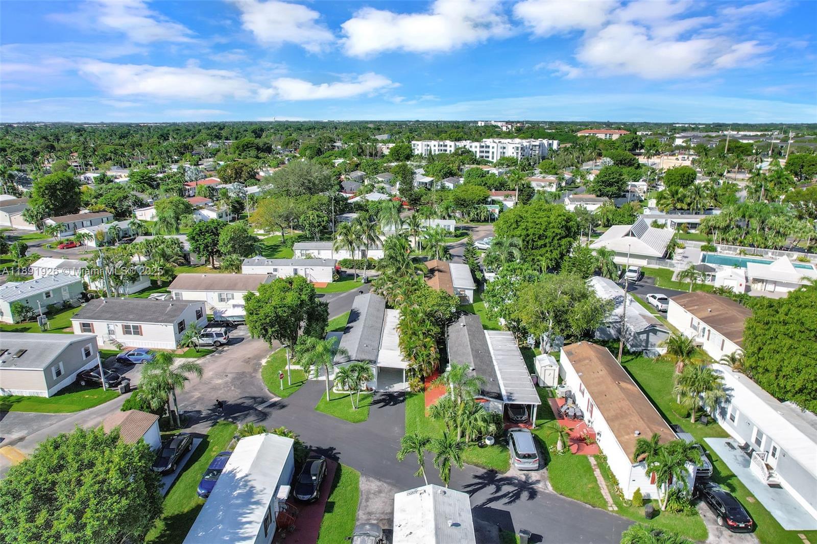 PALM GARDENS - Residential