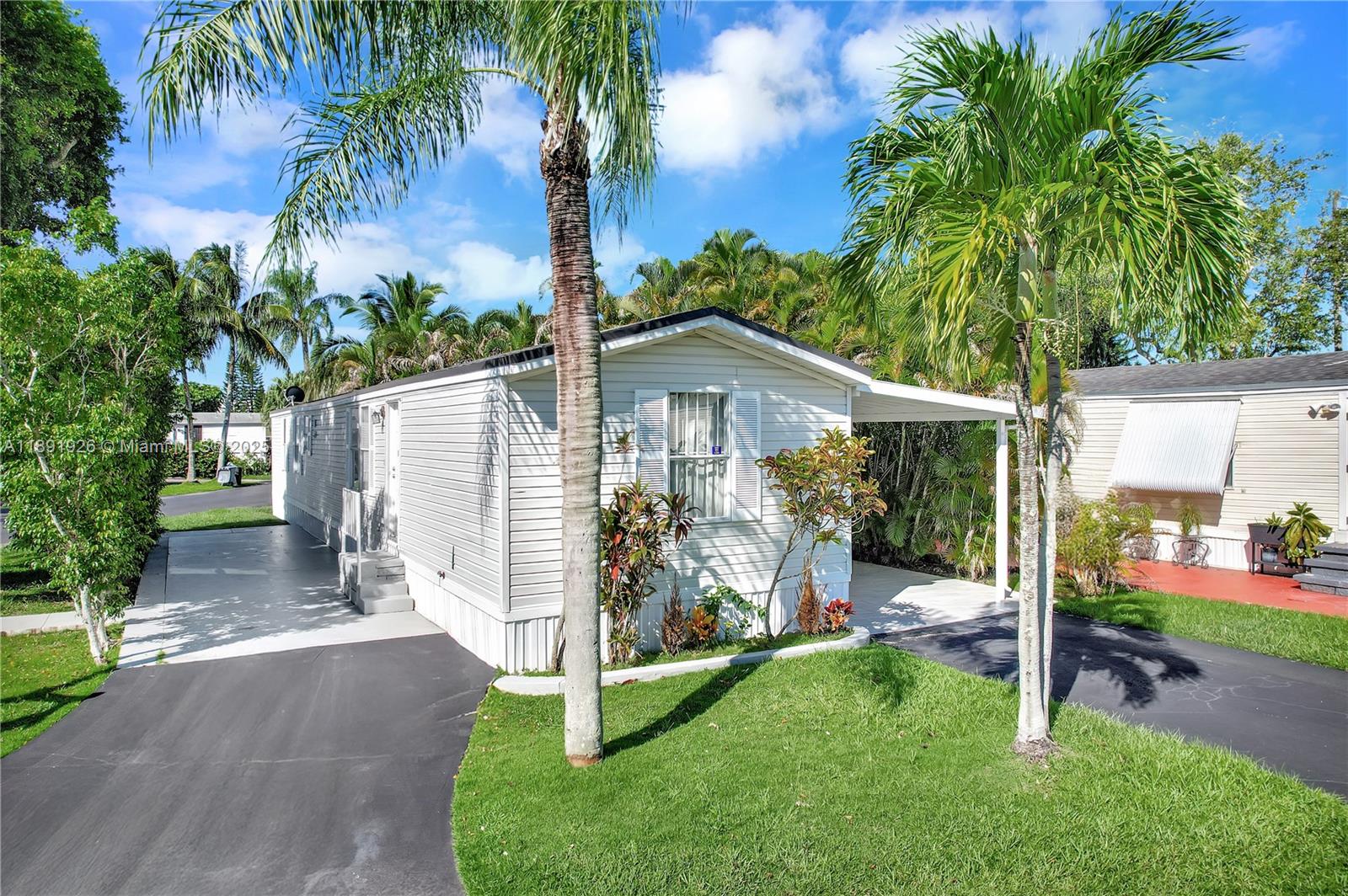PALM GARDENS - Residential