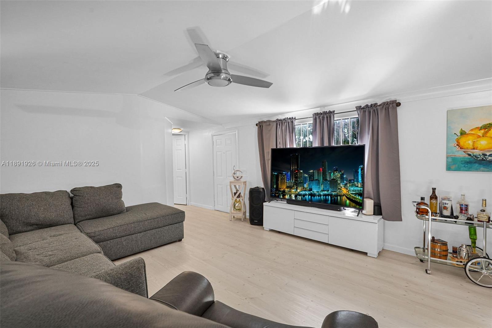 PALM GARDENS - Residential