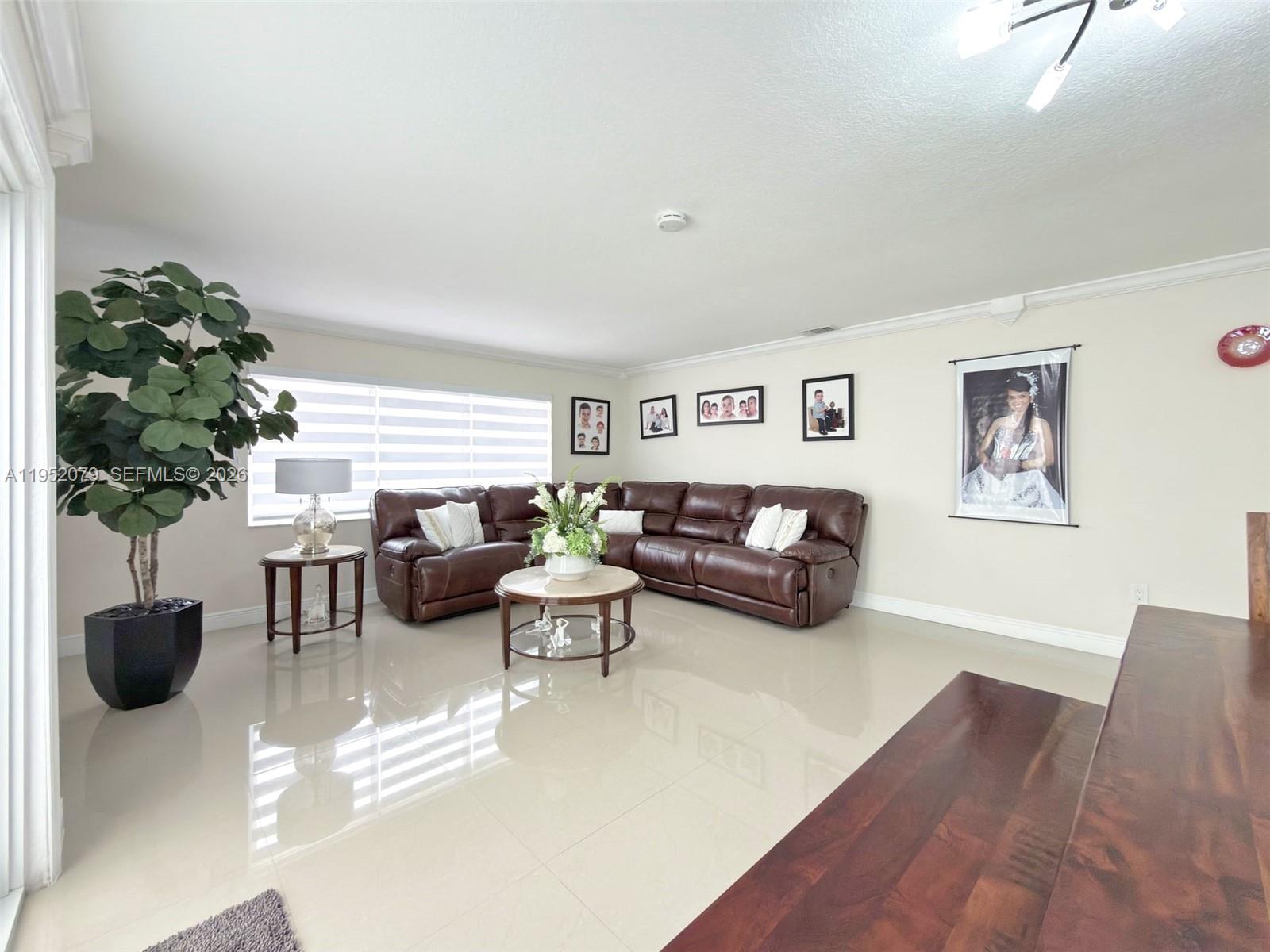 TAMIAMI LAKES SEC 4 - Residential