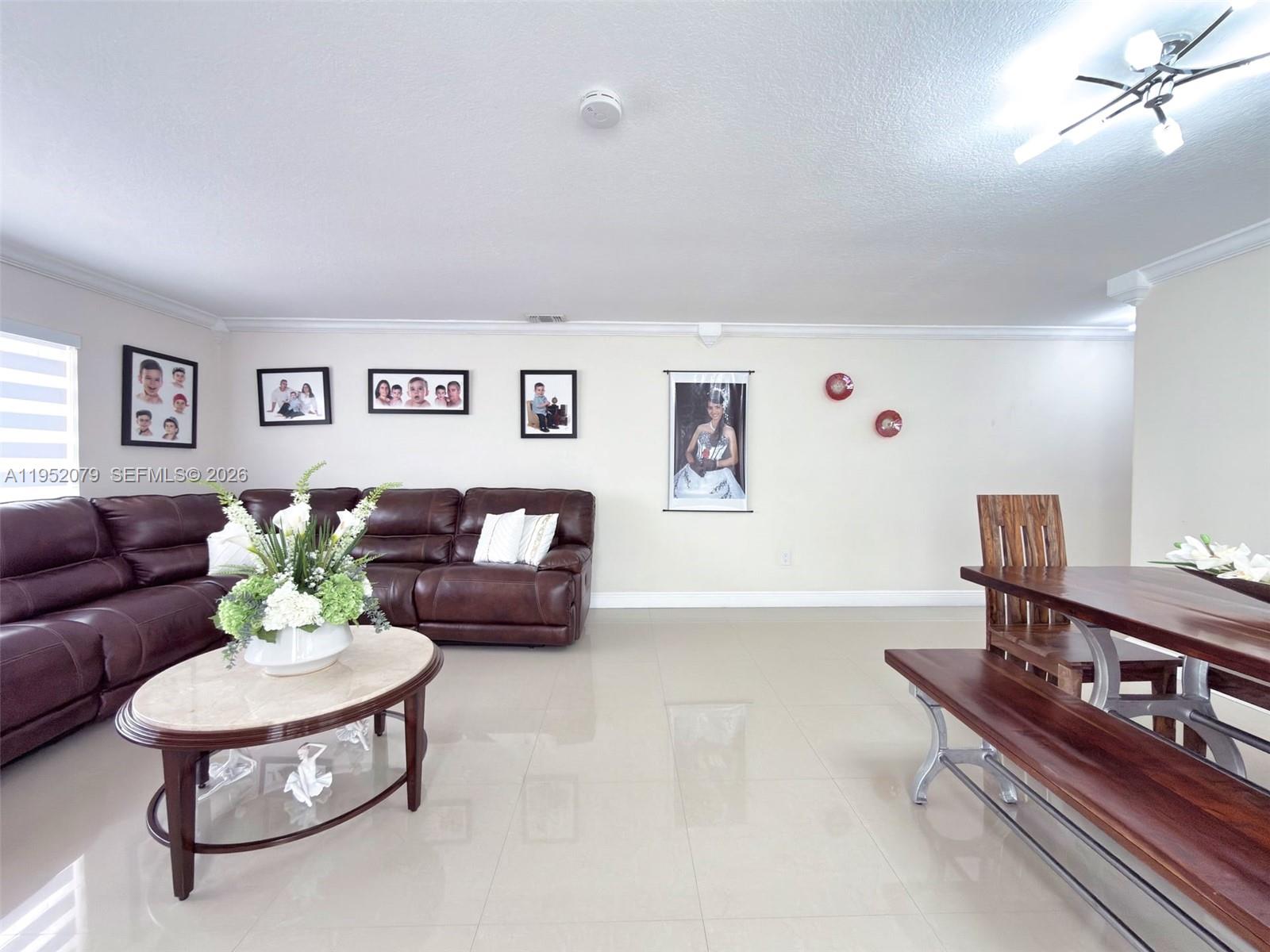 TAMIAMI LAKES SEC 4 - Residential