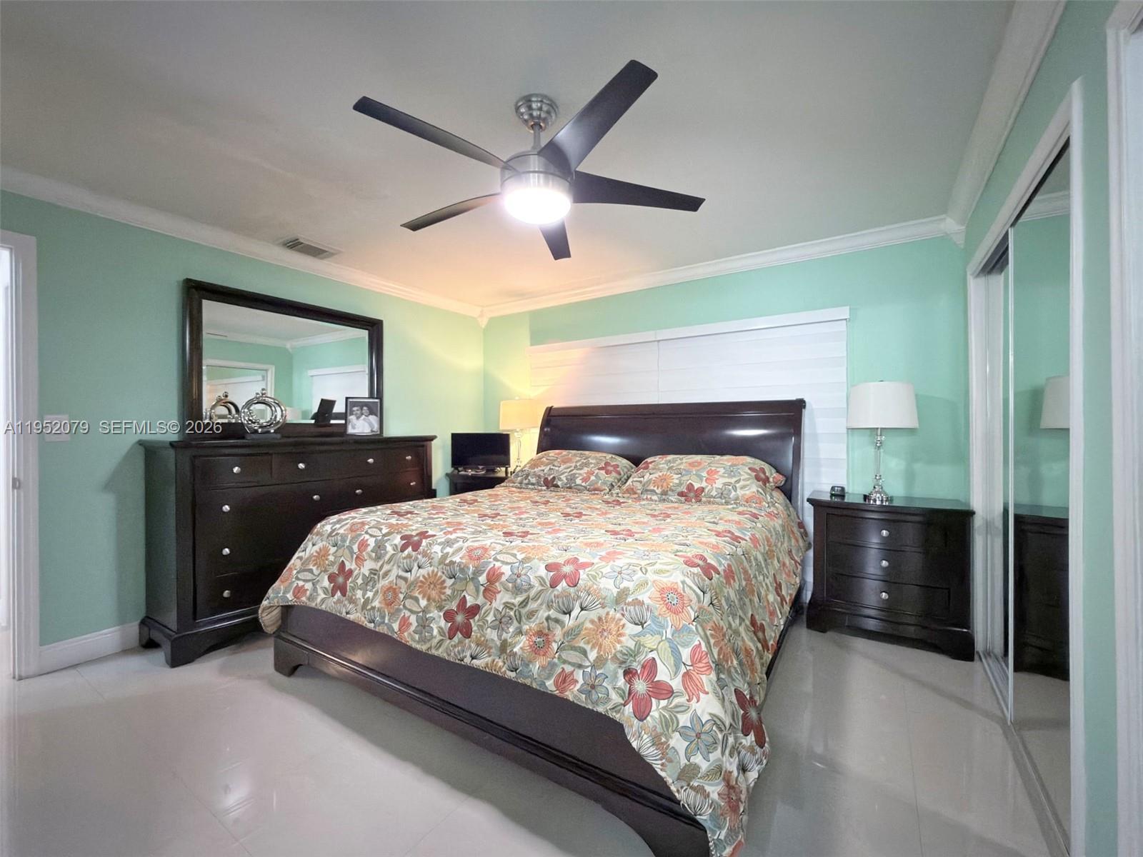 TAMIAMI LAKES SEC 4 - Residential