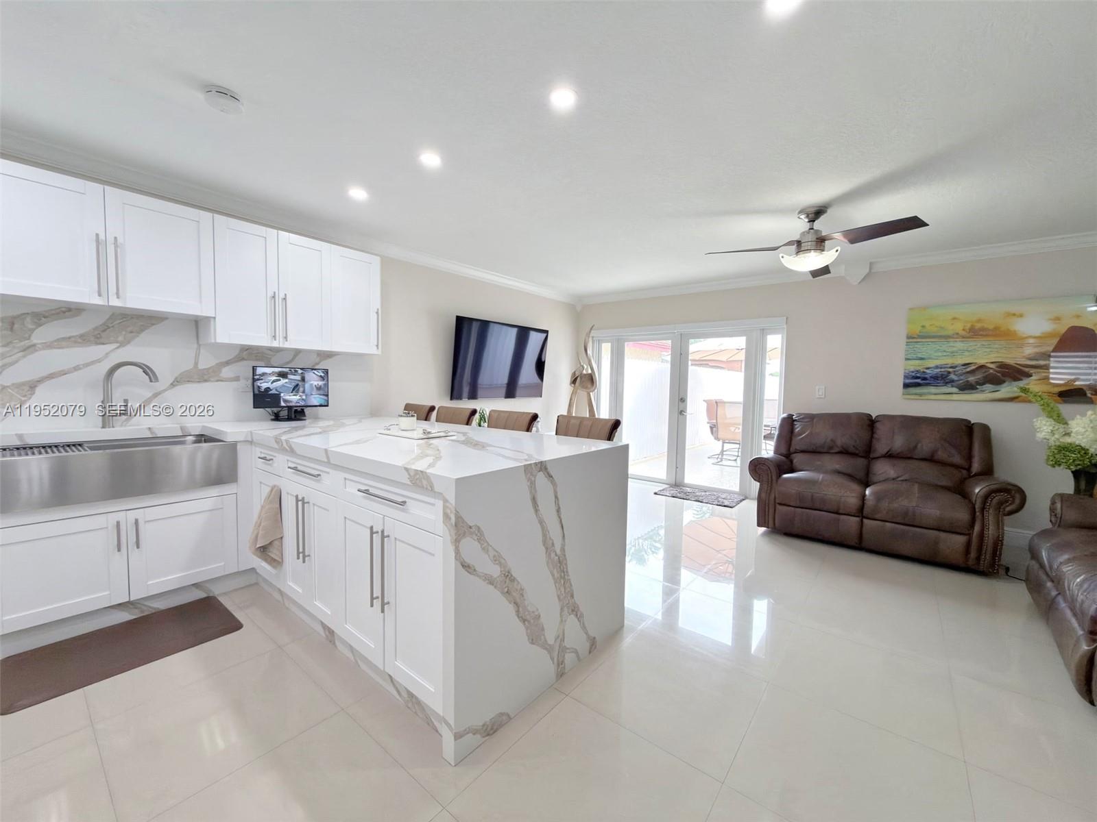 TAMIAMI LAKES SEC 4 - Residential