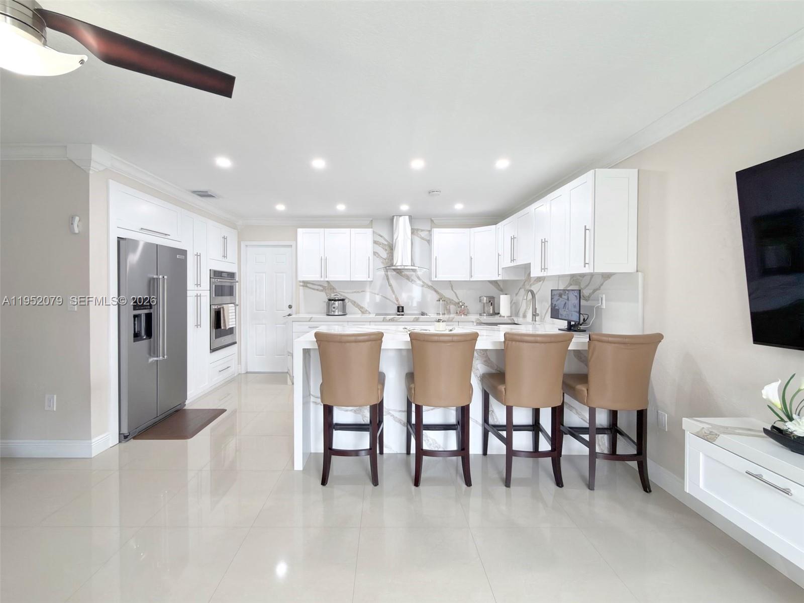 TAMIAMI LAKES SEC 4 - Residential