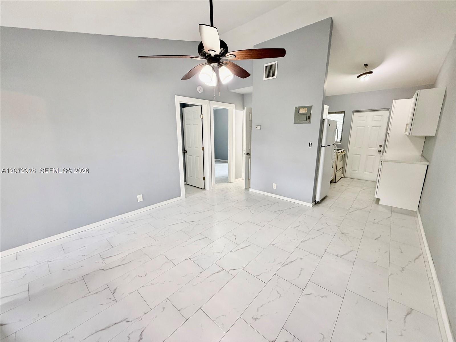 LINCOLN PARK THIRD ADD - Residential Lease