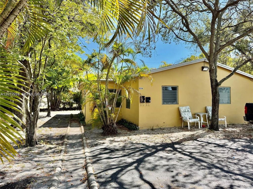 Photo of 836 NW 12th Ter #2, Fort Lauderdale, FL 33311 (MLS # A12012918)