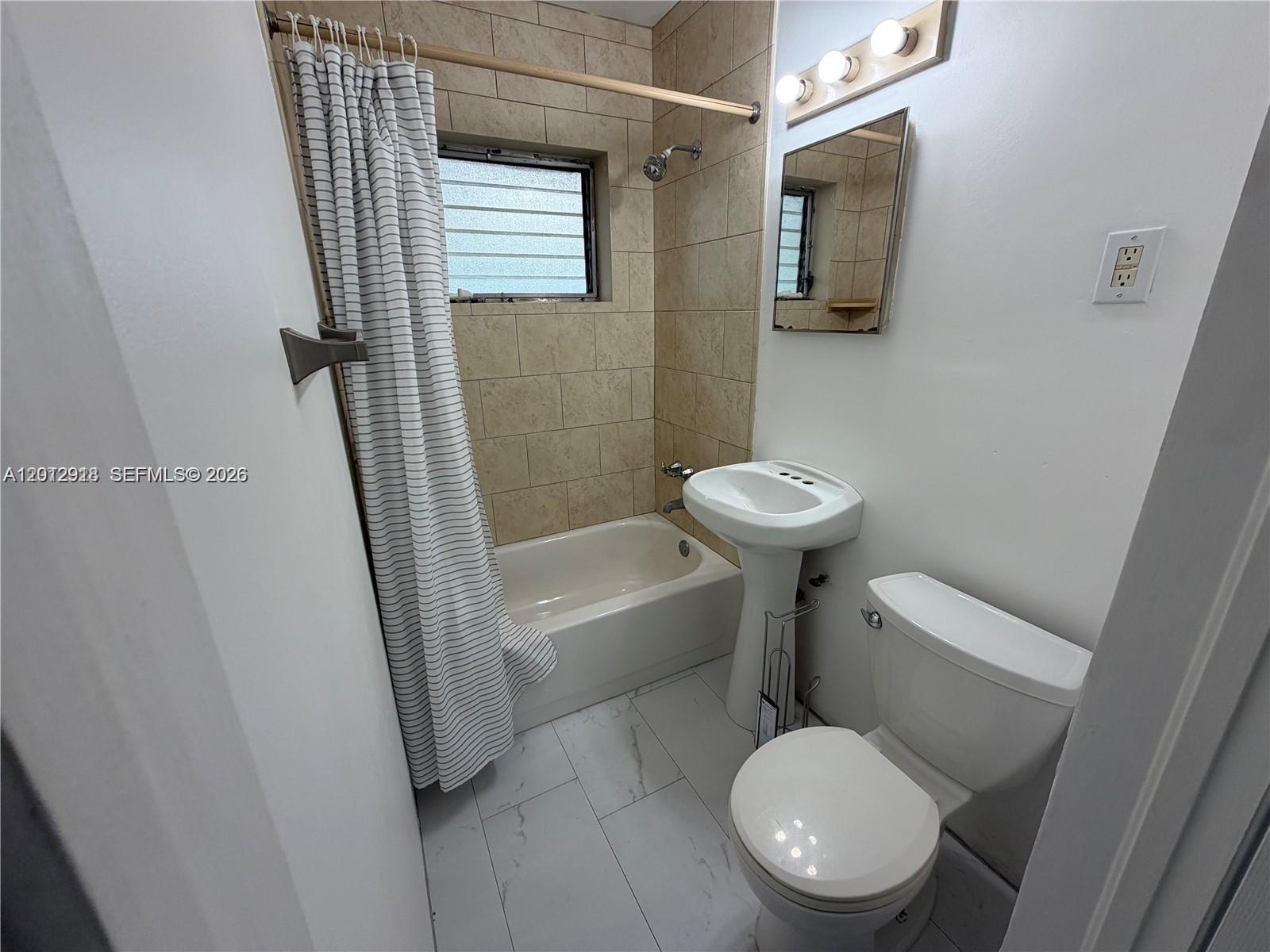 LINCOLN PARK THIRD ADD - Residential Lease