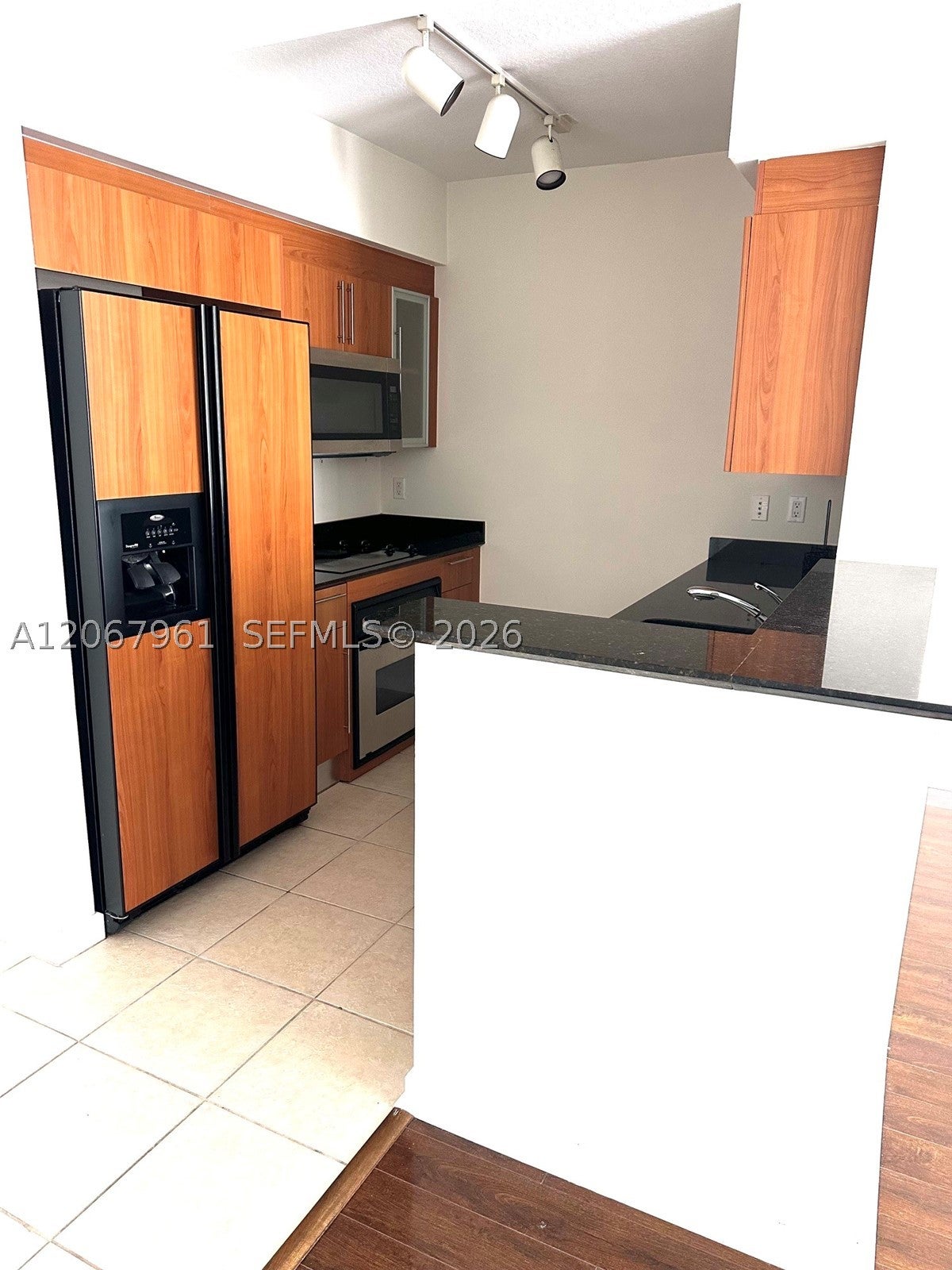 335 S Biscayne Blvd 1802, Miami FL 33131