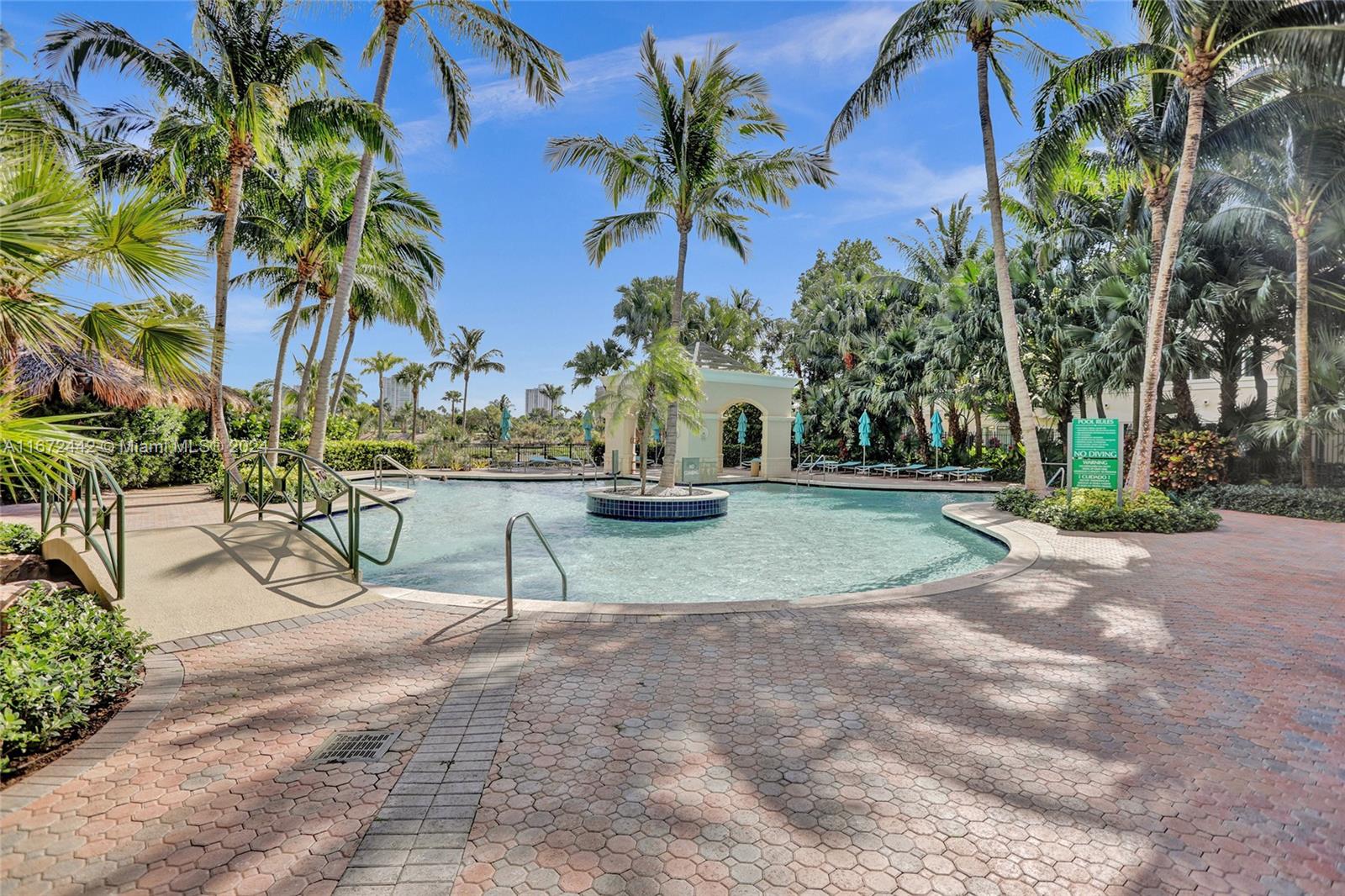 TURNBERRY ON THE GREEN CO - Residential
