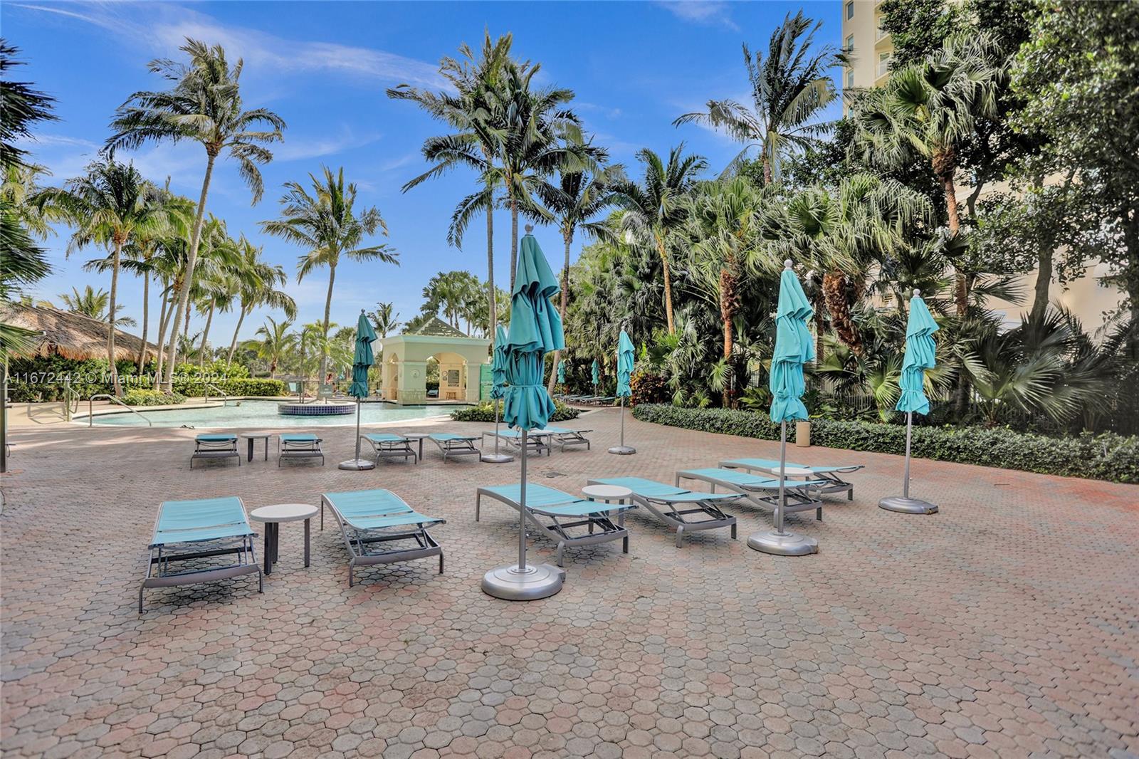 TURNBERRY ON THE GREEN CO - Residential