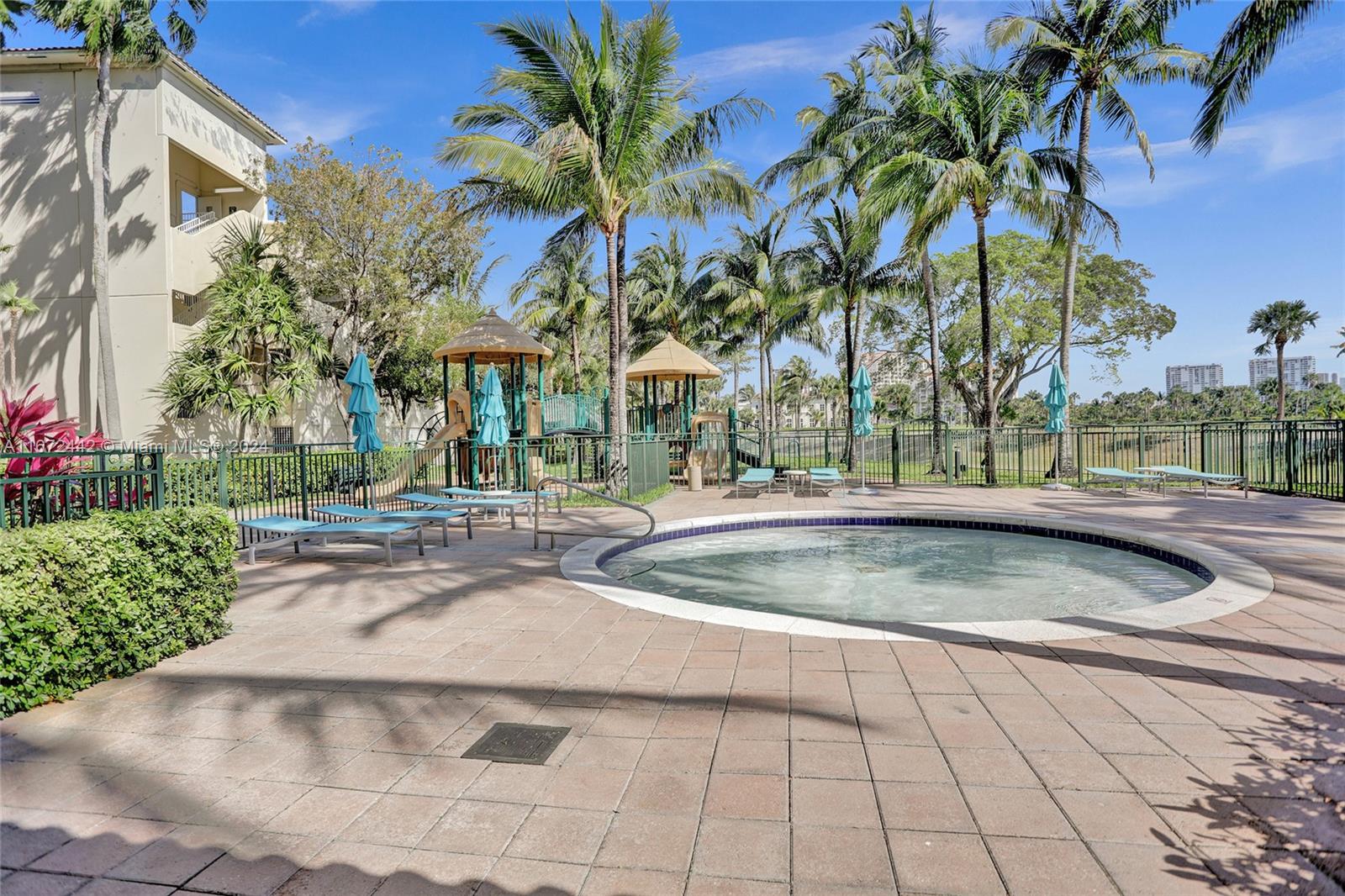 TURNBERRY ON THE GREEN CO - Residential