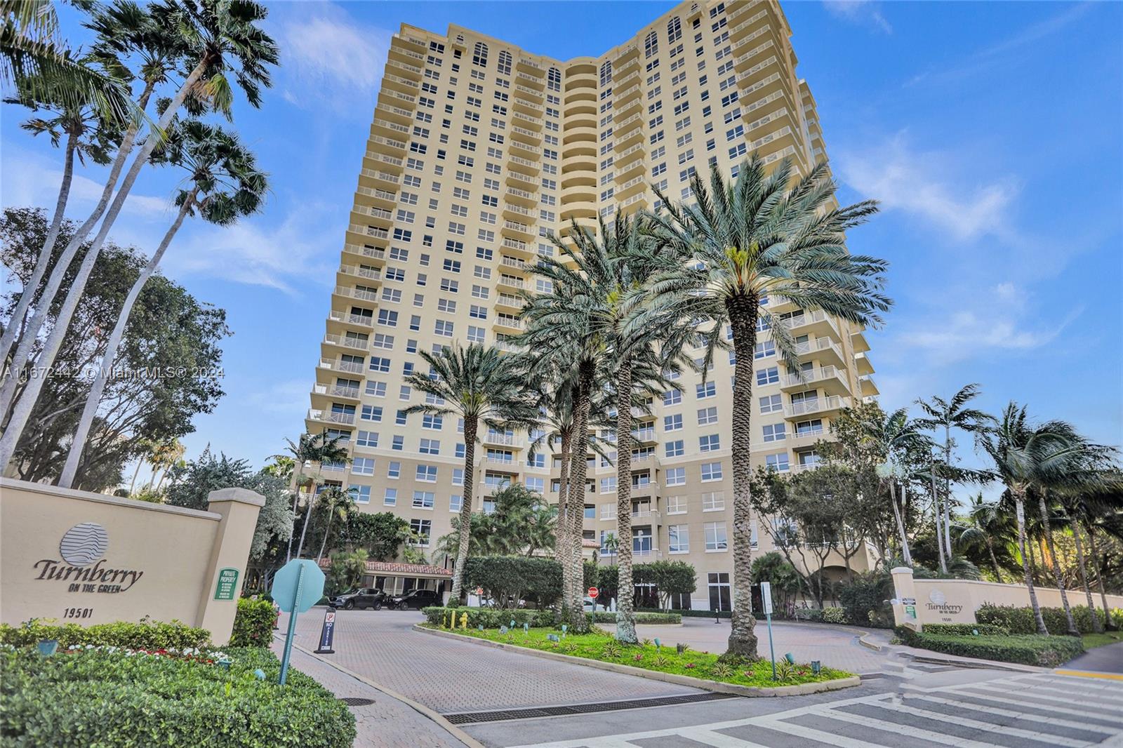 TURNBERRY ON THE GREEN CO - Residential