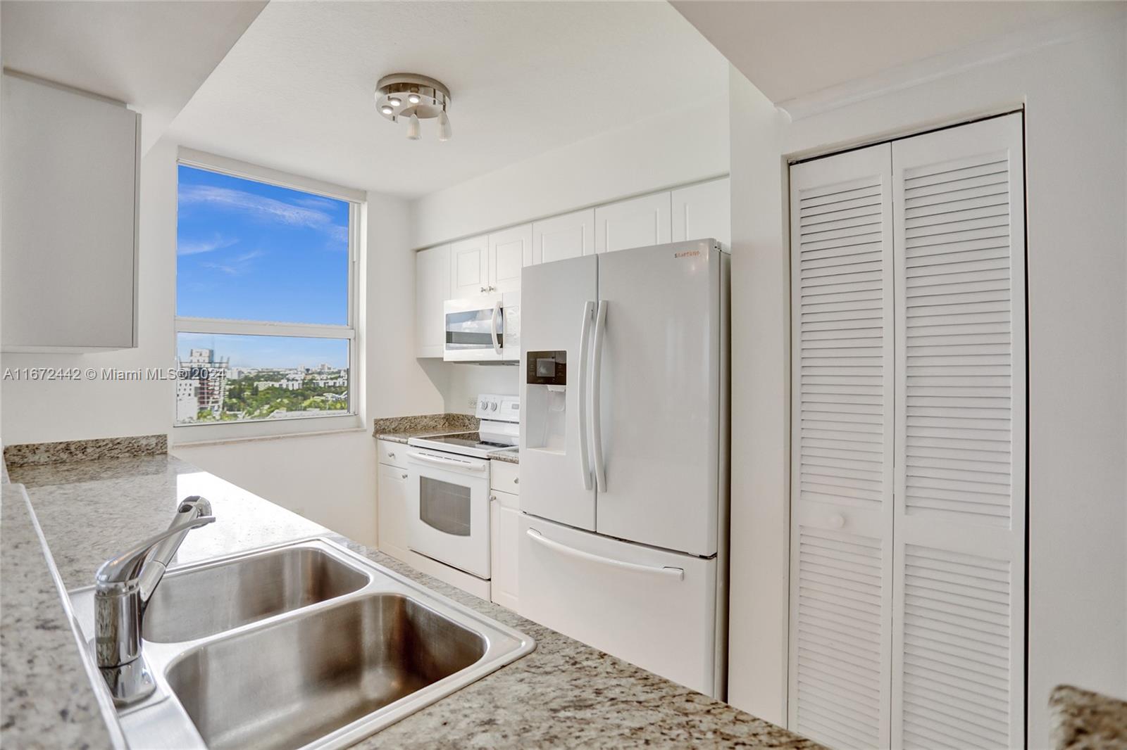 TURNBERRY ON THE GREEN CO - Residential