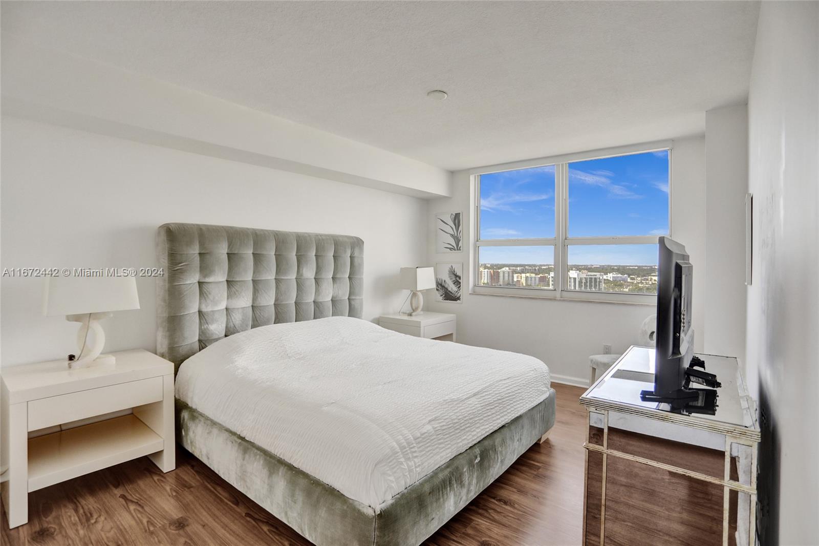 TURNBERRY ON THE GREEN CO - Residential