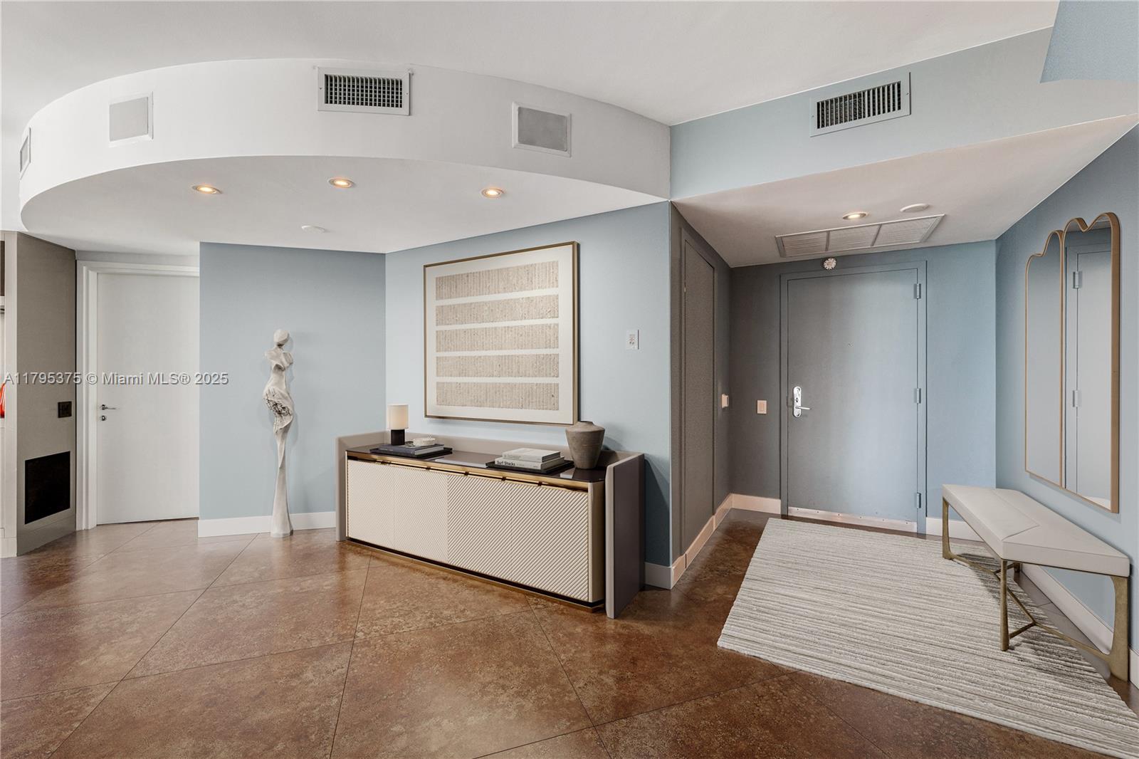 ICON CONDO - Residential