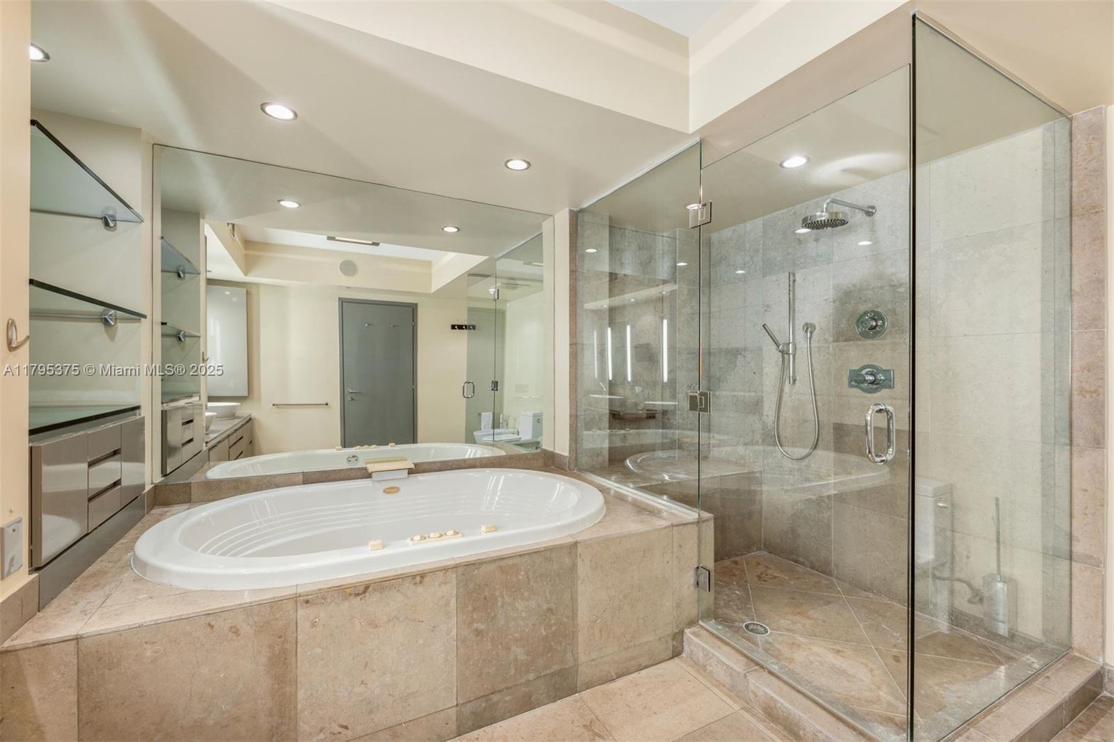 ICON CONDO - Residential