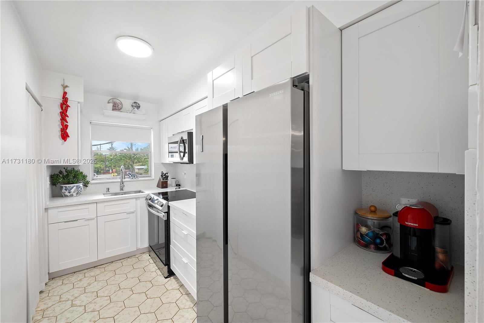 160 NE 8th Ave 9B