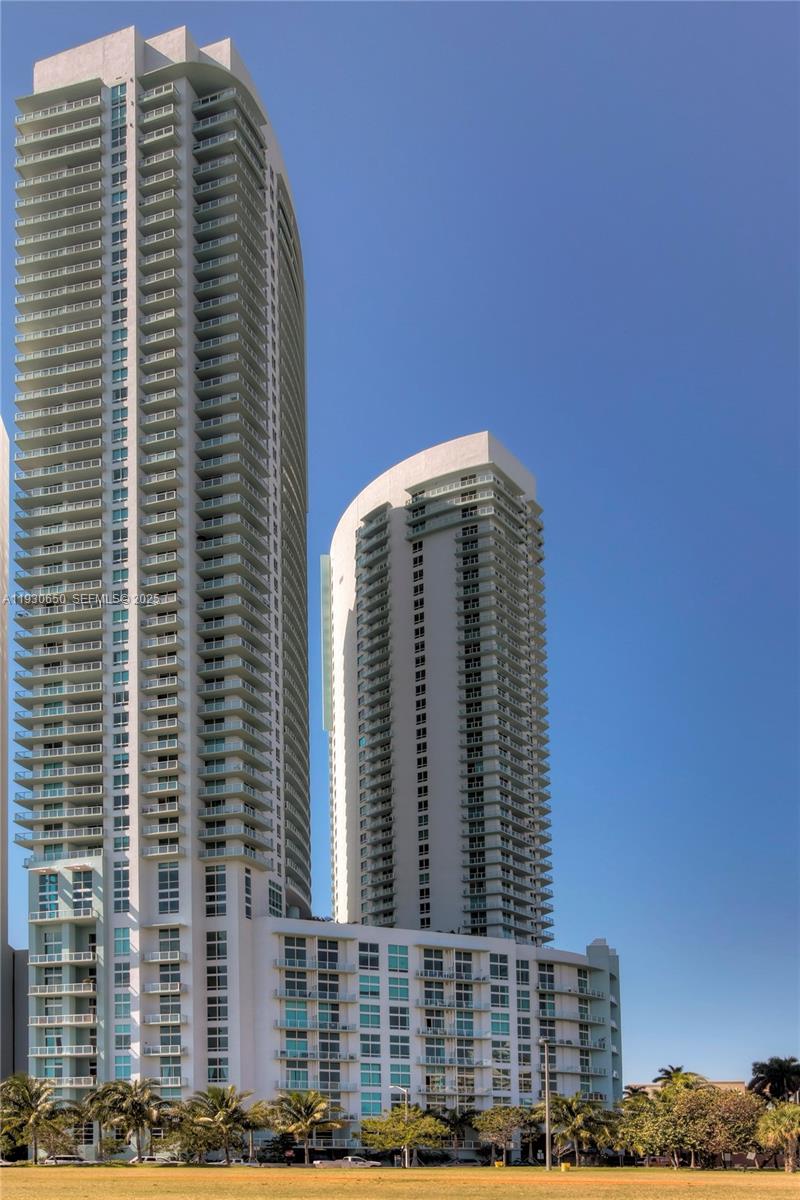 QUANTUM ON THE BAY CONDO - Residential Lease