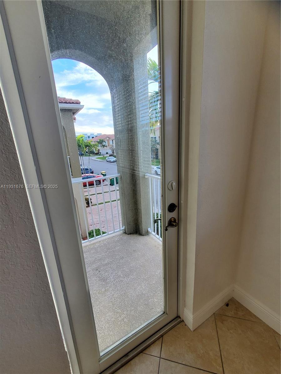 HAMPTON HILLS CONDO - Residential