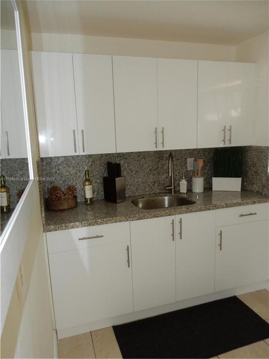 231 SW 15th St 1-8