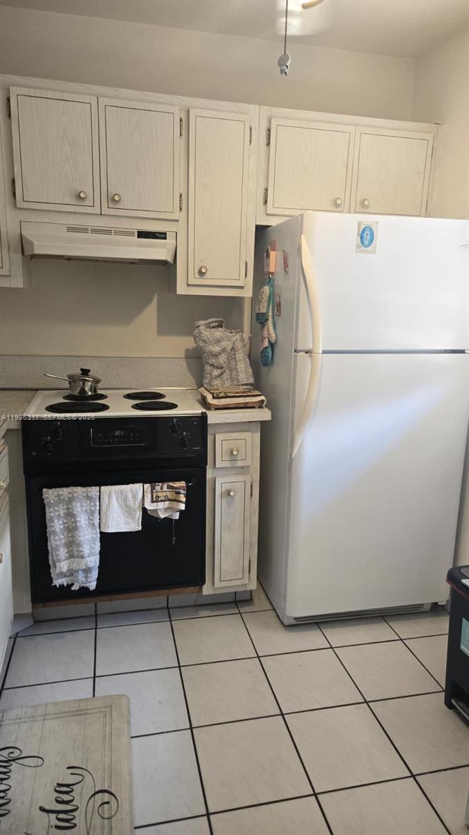 JARRET HALL CONDO - Residential