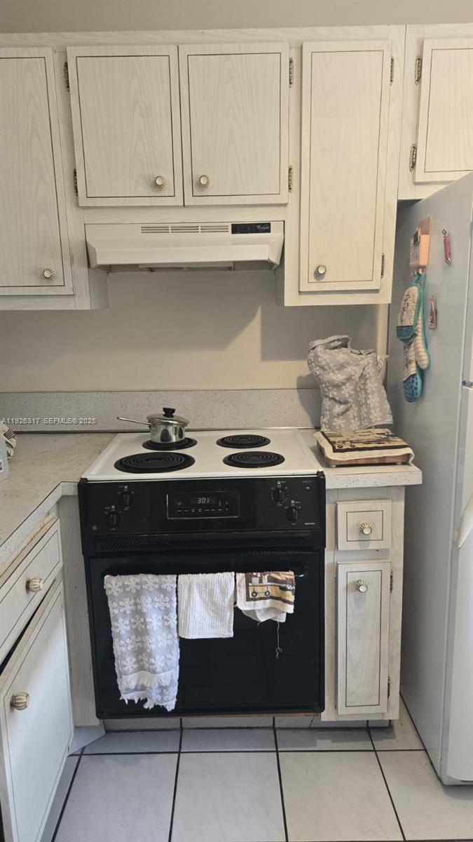 JARRET HALL CONDO - Residential