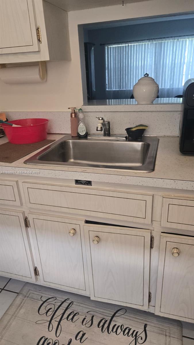 JARRET HALL CONDO - Residential