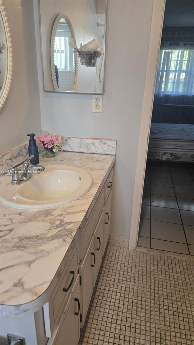 JARRET HALL CONDO - Residential