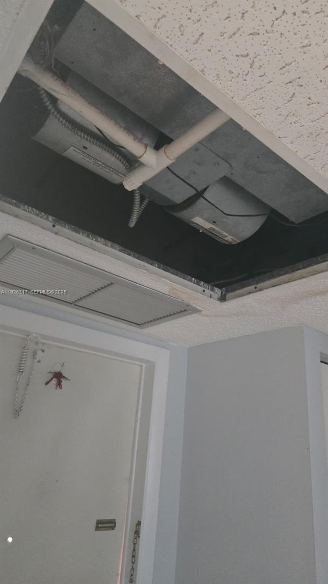 JARRET HALL CONDO - Residential