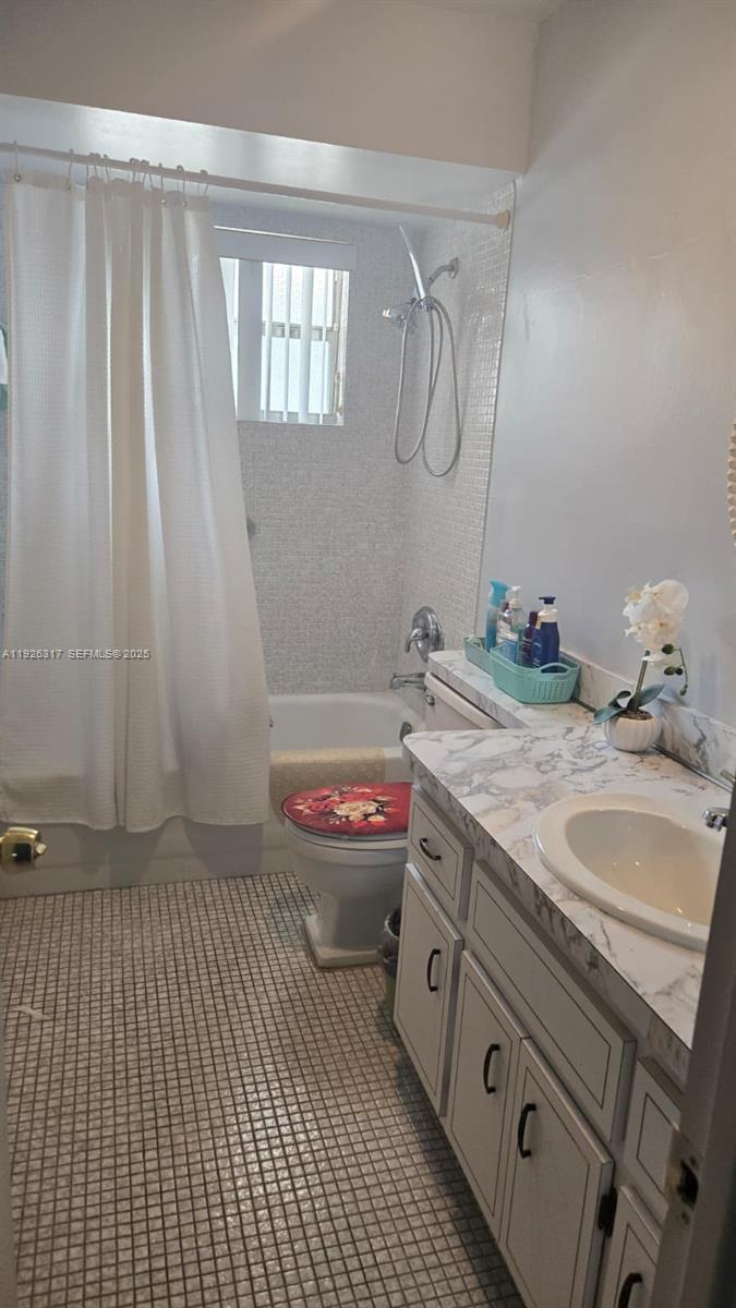 JARRET HALL CONDO - Residential