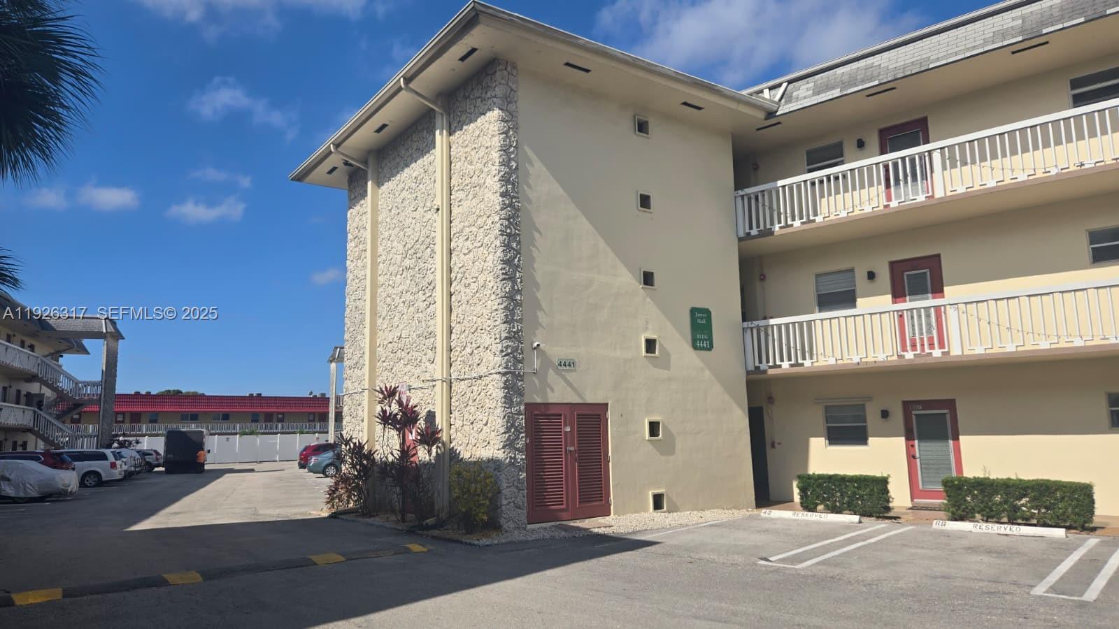 4441 NW 16th St J108