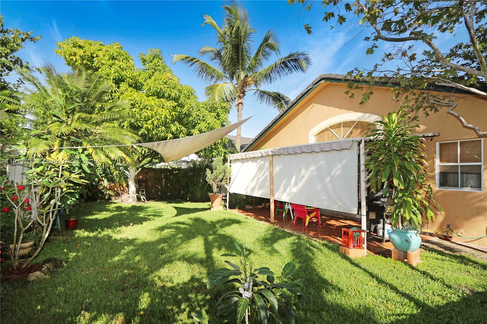 A B AT TAMIAMI TRAIL PHAS - Residential